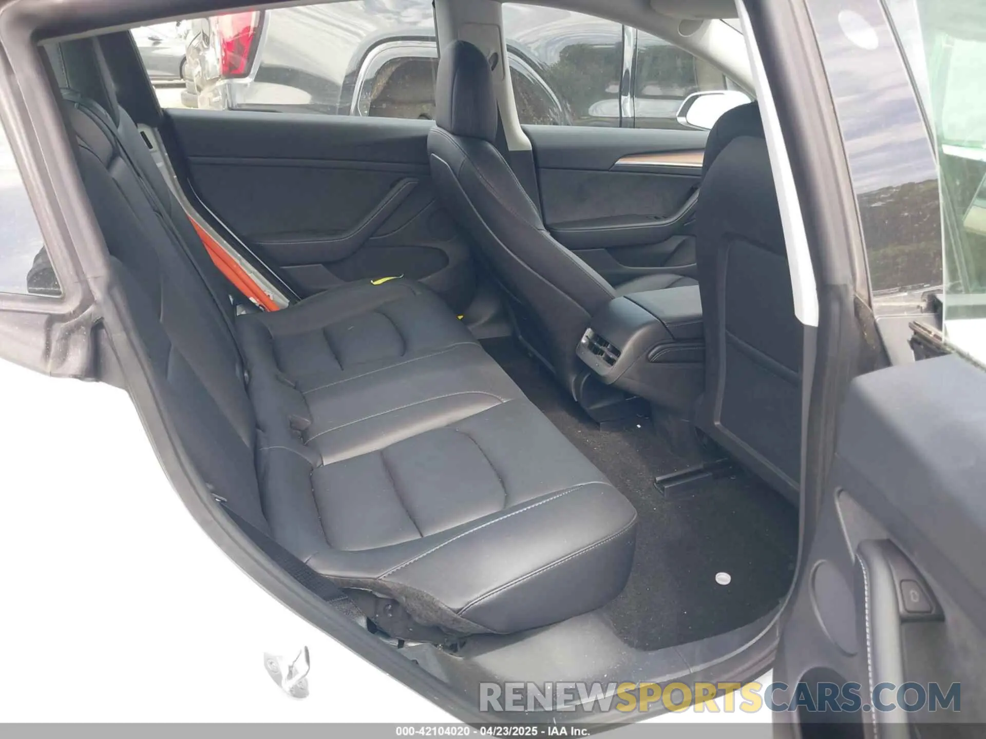8 fotografías del automóvil dañado 5YJ3E1EB5NF349078 TESLA MODEL 3 2022