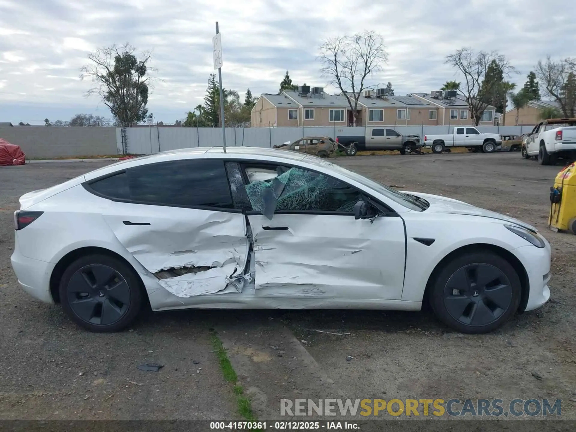 12 fotografías del automóvil dañado 5YJ3E1EB5NF364678 TESLA MODEL 3 2022