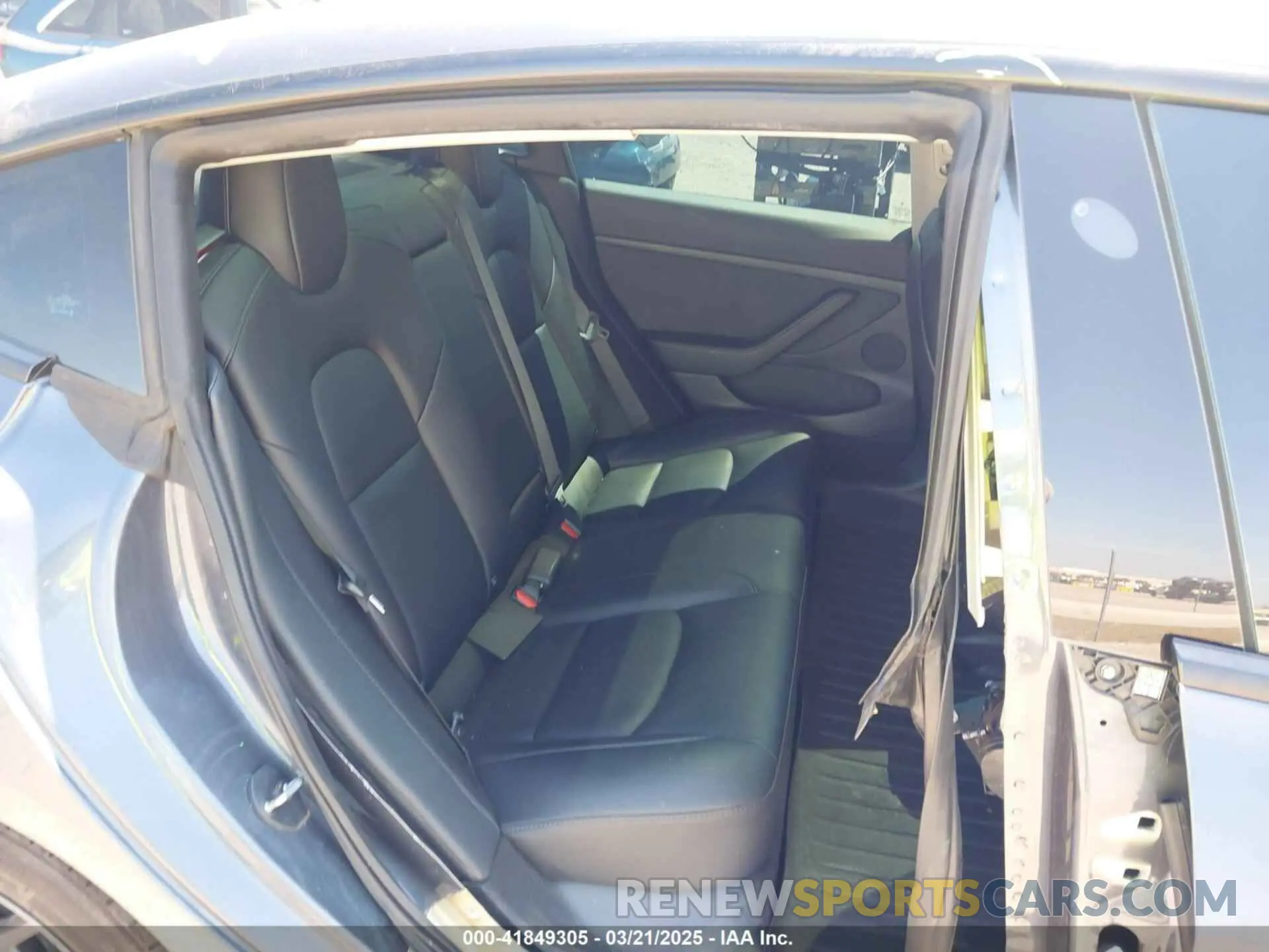8 fotografías del automóvil dañado 5YJ3E1EB6NF105861 TESLA MODEL 3 2022