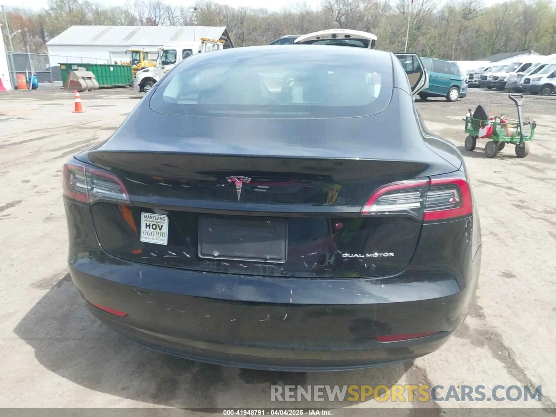 17 fotografías del automóvil dañado 5YJ3E1EB6NF109067 TESLA MODEL 3 2022