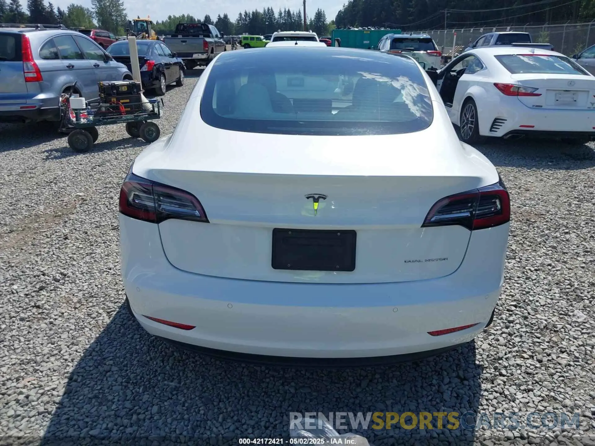 17 fotografías del automóvil dañado 5YJ3E1EB6NF110719 TESLA MODEL 3 2022