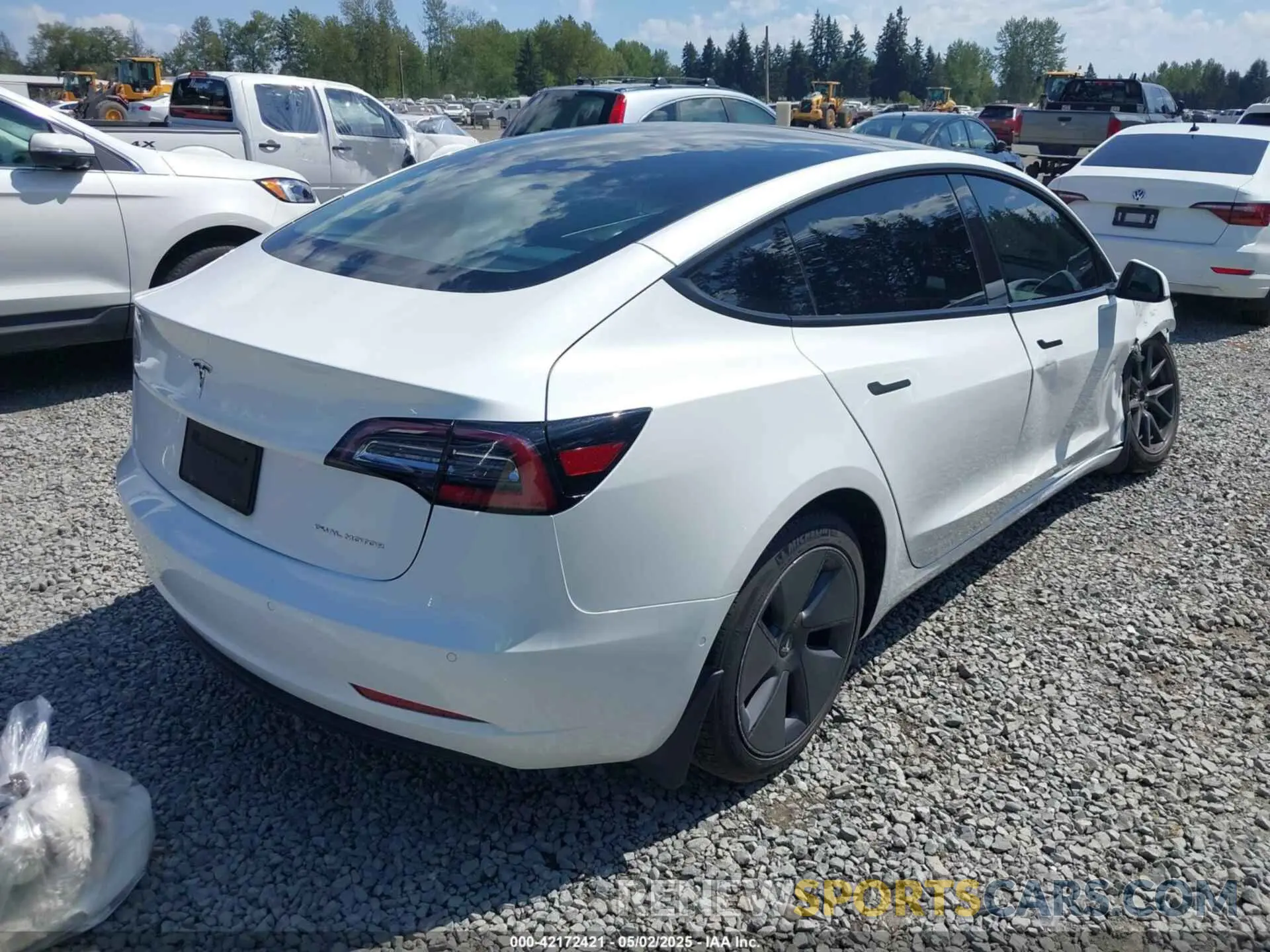 4 fotografías del automóvil dañado 5YJ3E1EB6NF110719 TESLA MODEL 3 2022
