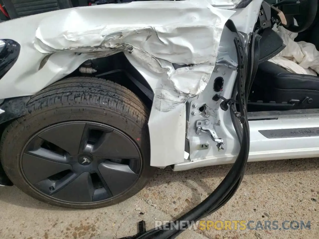 9 fotografías del automóvil dañado 5YJ3E1EB6NF131618 TESLA MODEL 3 2022