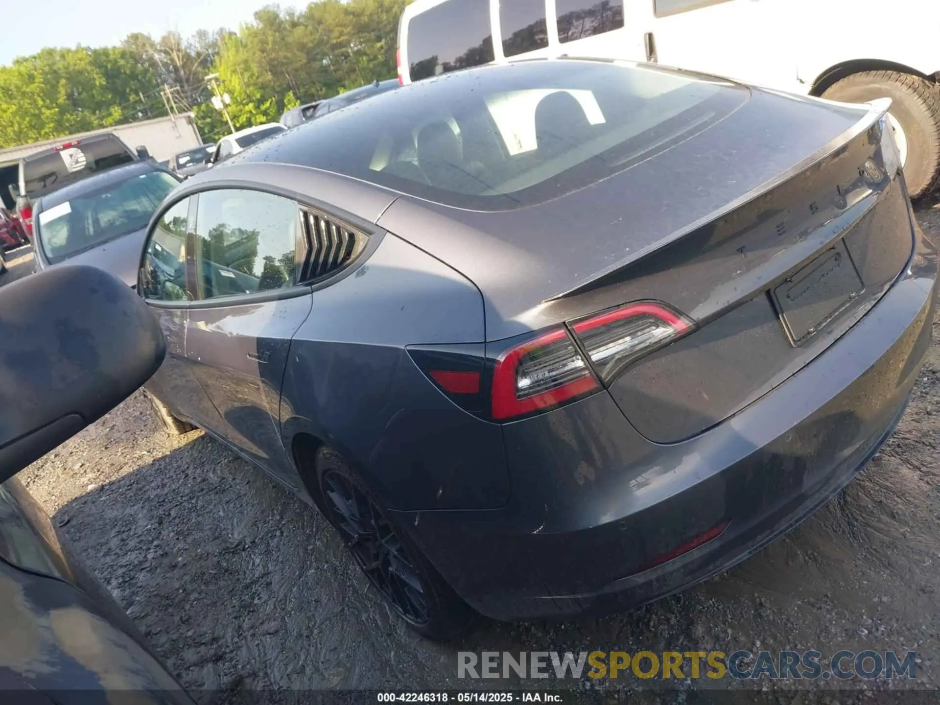 3 fotografías del automóvil dañado 5YJ3E1EB6NF189096 TESLA MODEL 3 2022