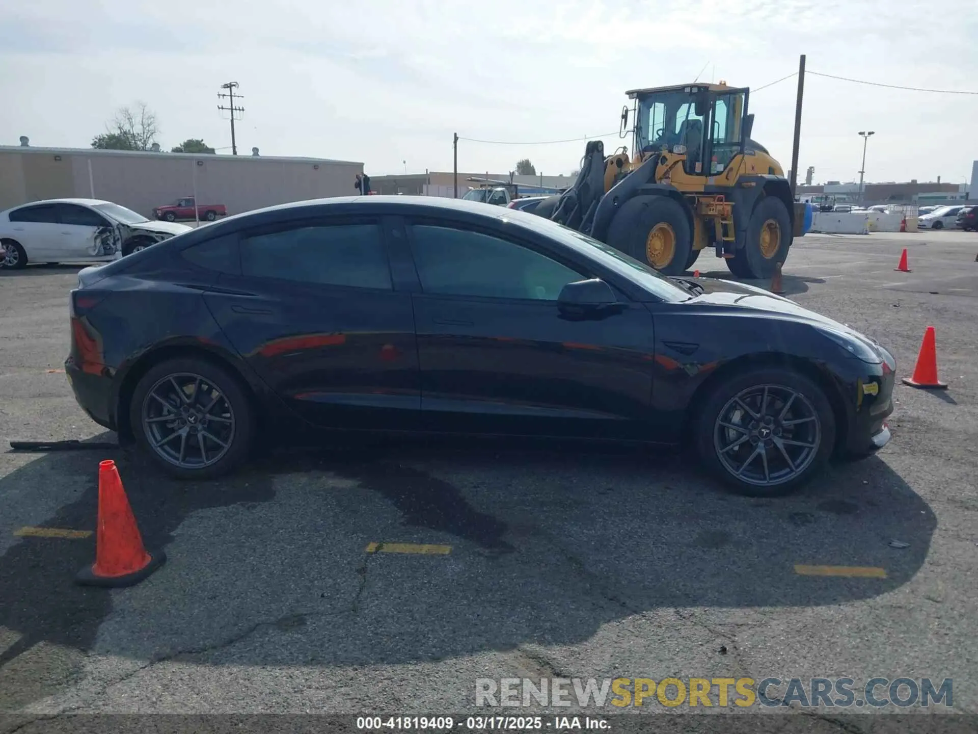 12 fotografías del automóvil dañado 5YJ3E1EB6NF233131 TESLA MODEL 3 2022