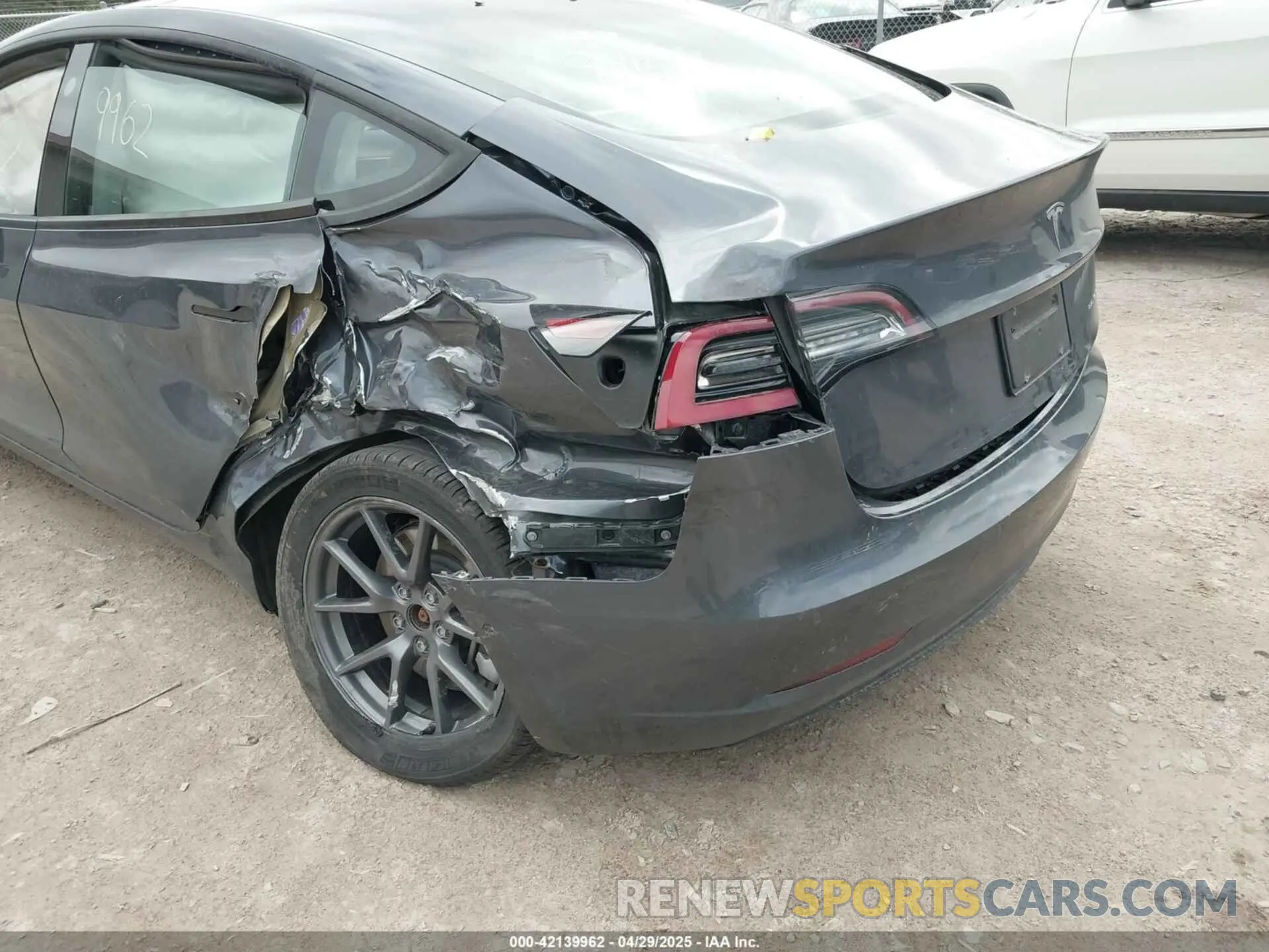 20 fotografías del automóvil dañado 5YJ3E1EB6NF260118 TESLA MODEL 3 2022