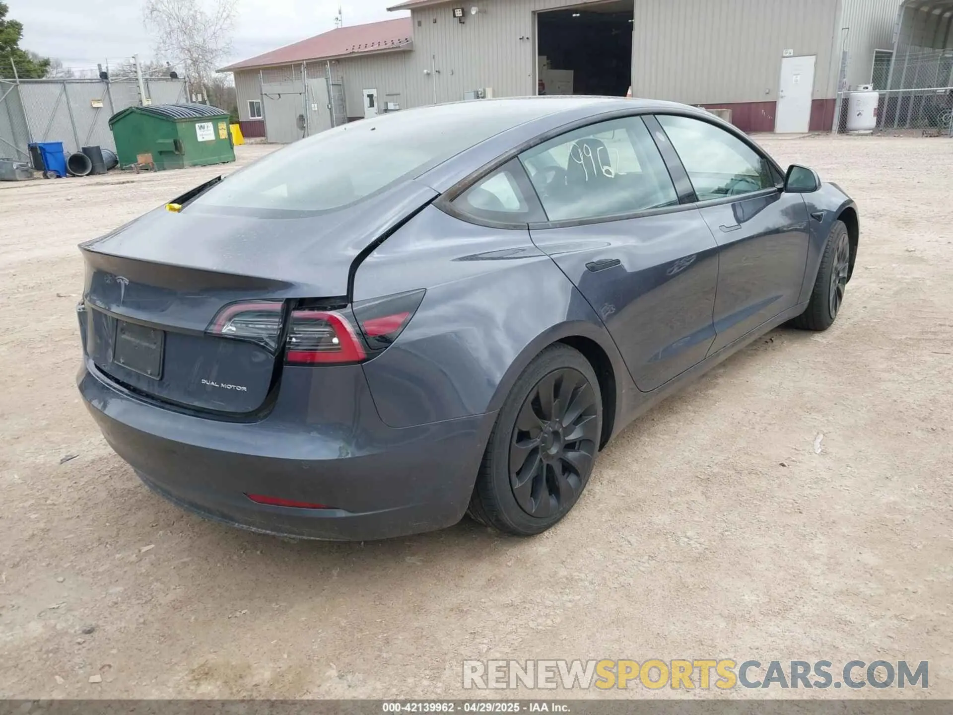 4 fotografías del automóvil dañado 5YJ3E1EB6NF260118 TESLA MODEL 3 2022