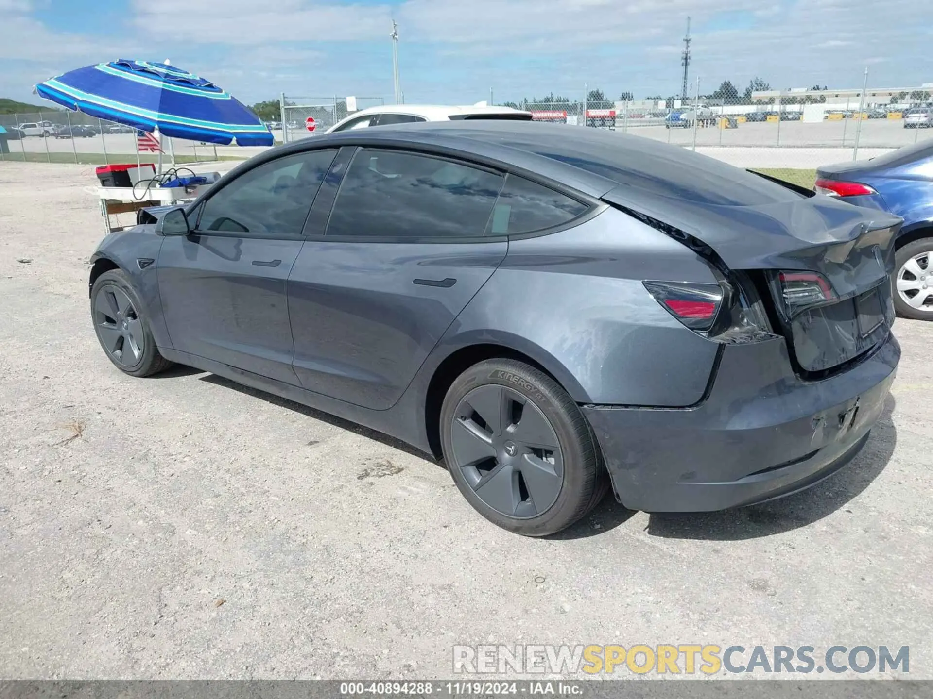 3 fotografías del automóvil dañado 5YJ3E1EB6NF264489 TESLA MODEL 3 2022