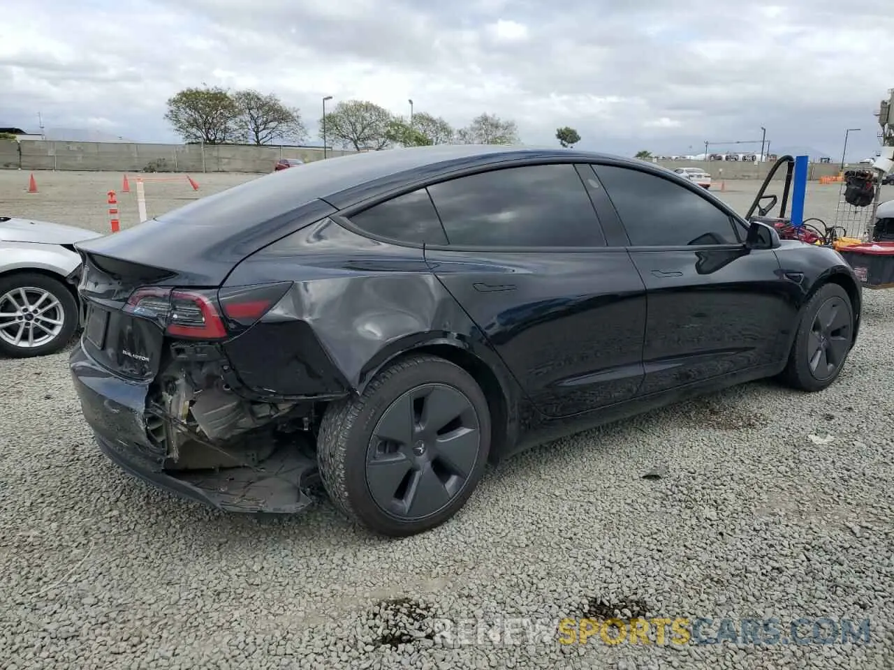 3 fotografías del automóvil dañado 5YJ3E1EB6NF334914 TESLA MODEL 3 2022
