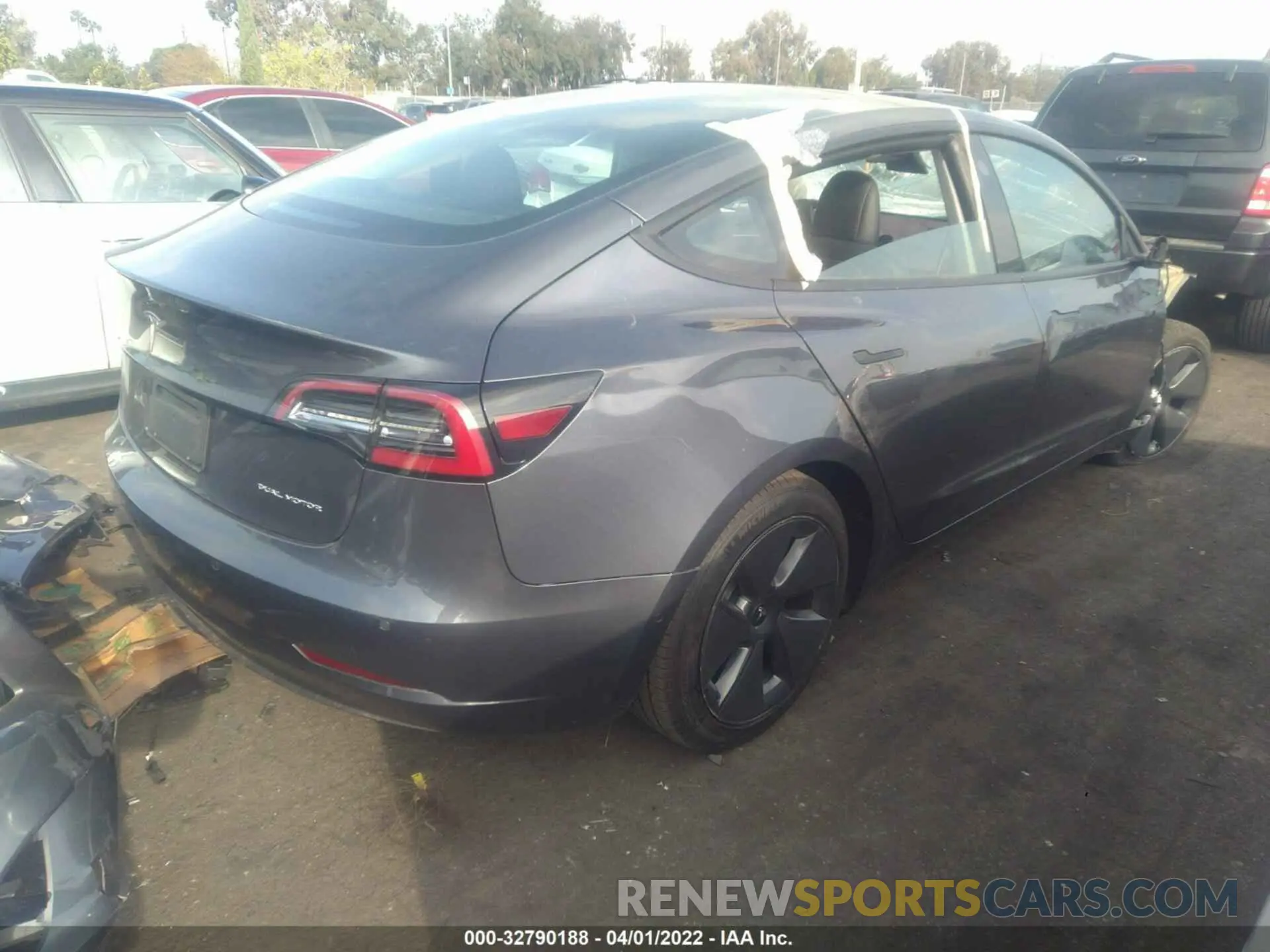 4 fotografías del automóvil dañado 5YJ3E1EB7NF117534 TESLA MODEL 3 2022