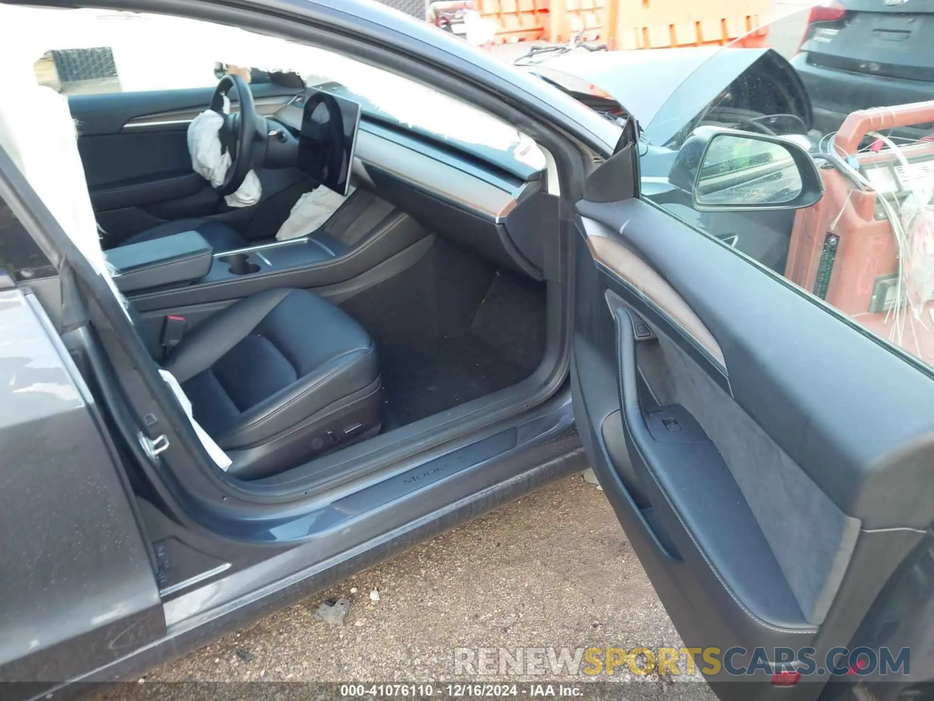 5 fotografías del automóvil dañado 5YJ3E1EB7NF127920 TESLA MODEL 3 2022