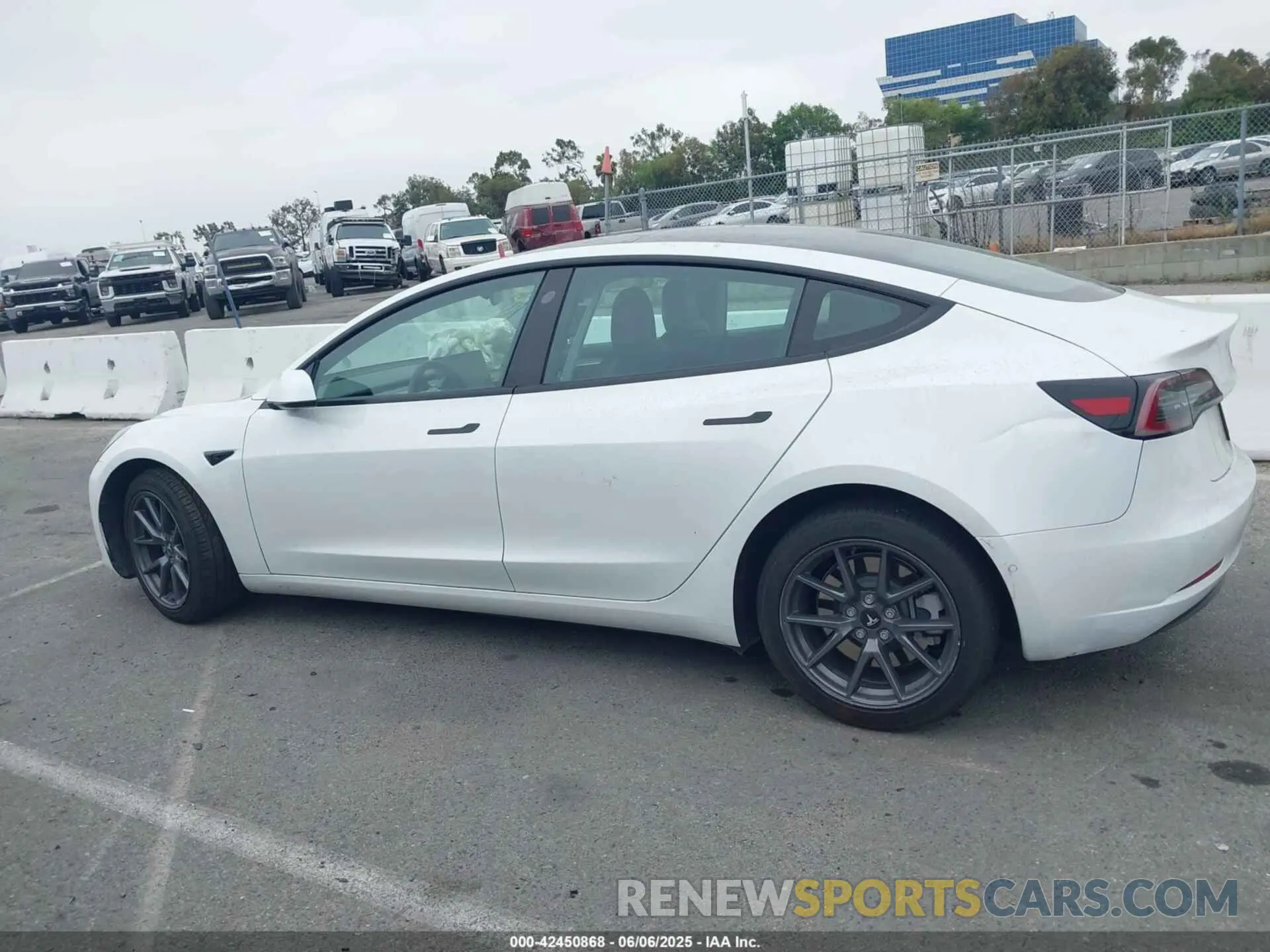 14 fotografías del automóvil dañado 5YJ3E1EB7NF170444 TESLA MODEL 3 2022