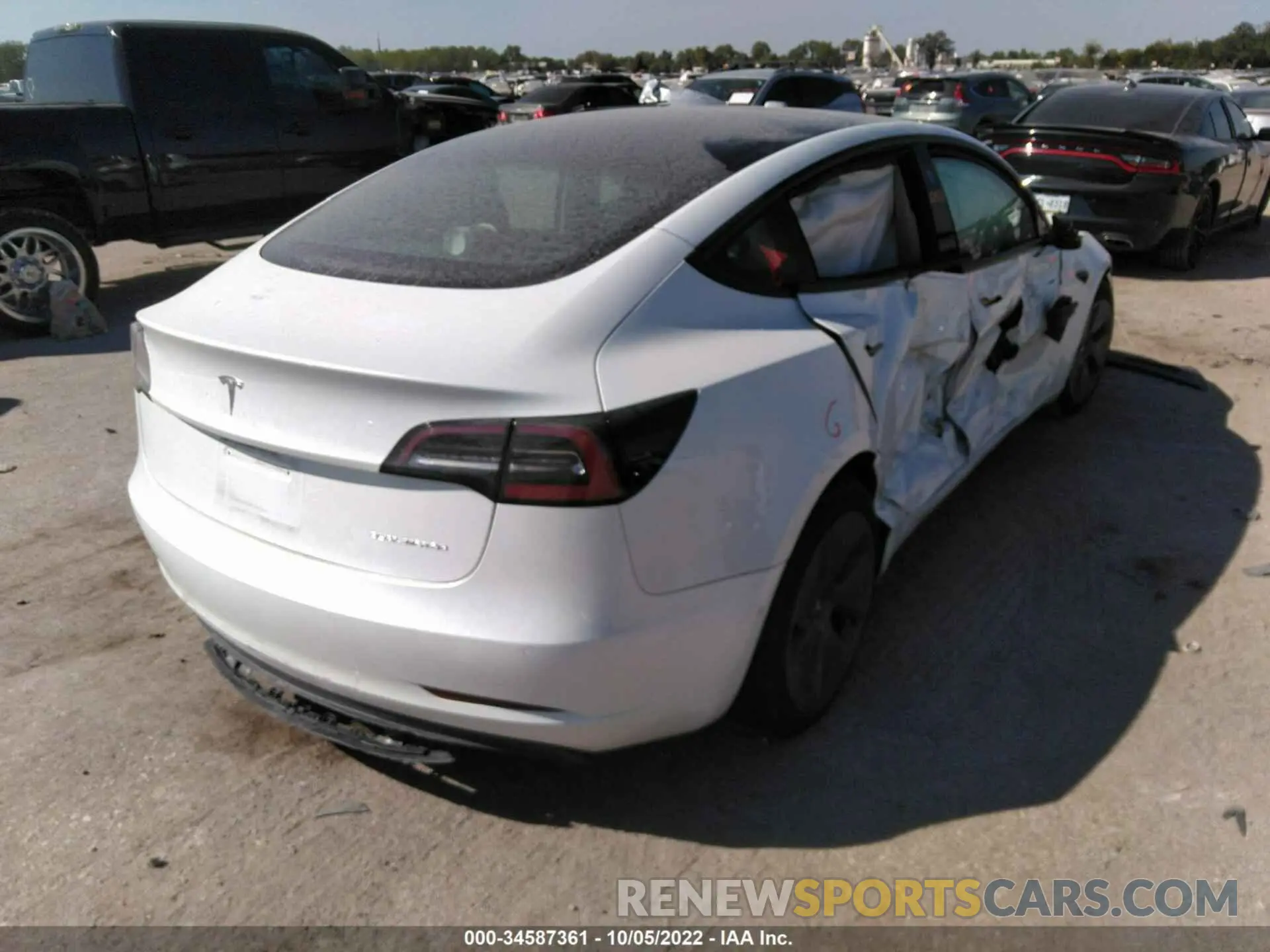 4 fotografías del automóvil dañado 5YJ3E1EB7NF172498 TESLA MODEL 3 2022