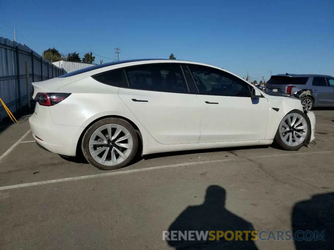 3 fotografías del automóvil dañado 5YJ3E1EB8NF166211 TESLA MODEL 3 2022