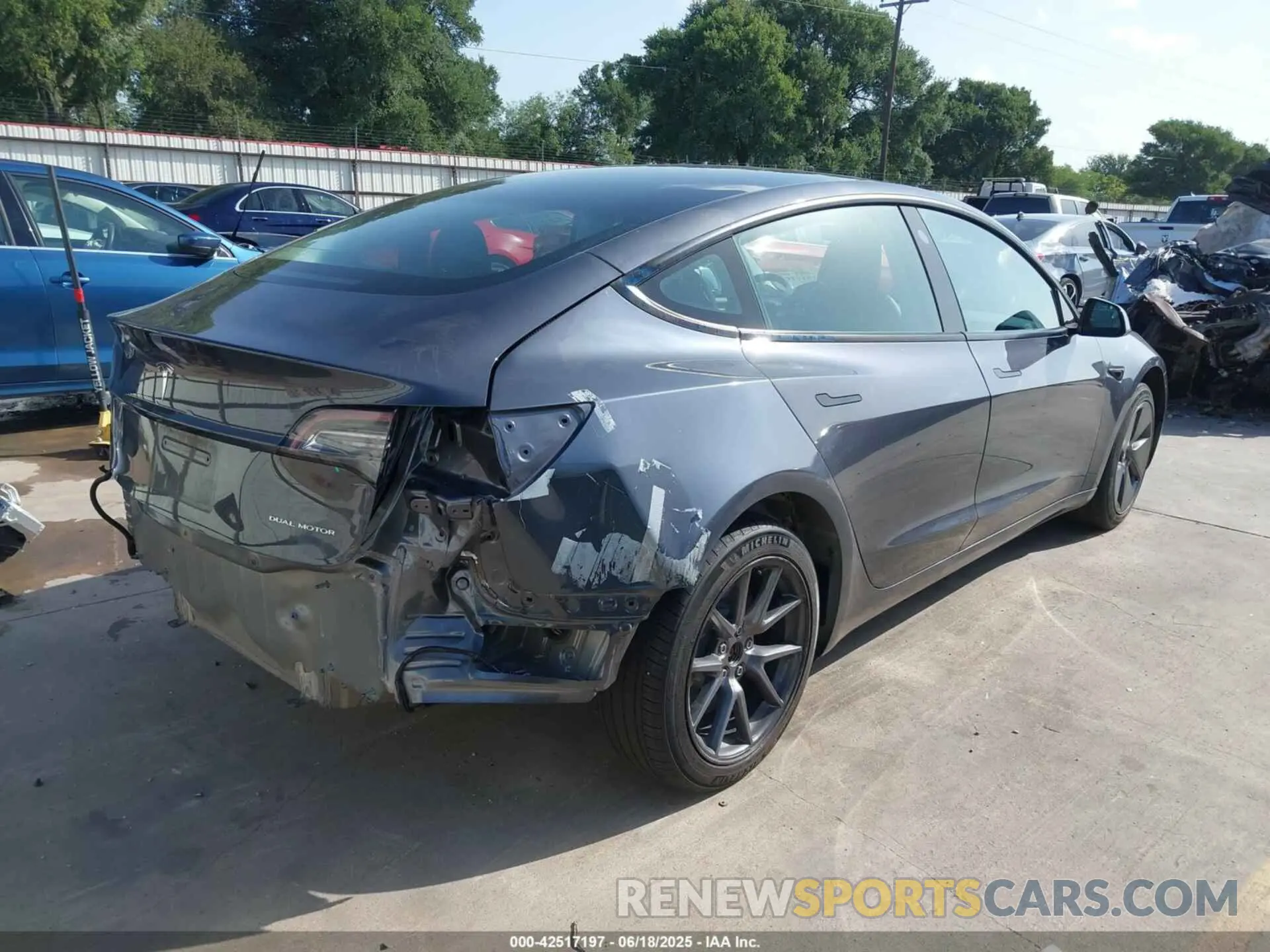 4 fotografías del automóvil dañado 5YJ3E1EB8NF206951 TESLA MODEL 3 2022