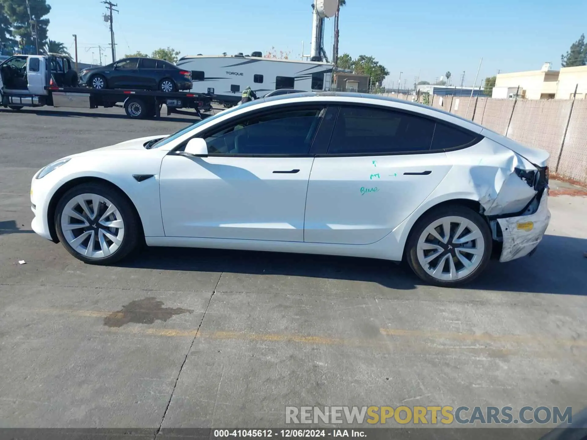 14 fotografías del automóvil dañado 5YJ3E1EB8NF212071 TESLA MODEL 3 2022