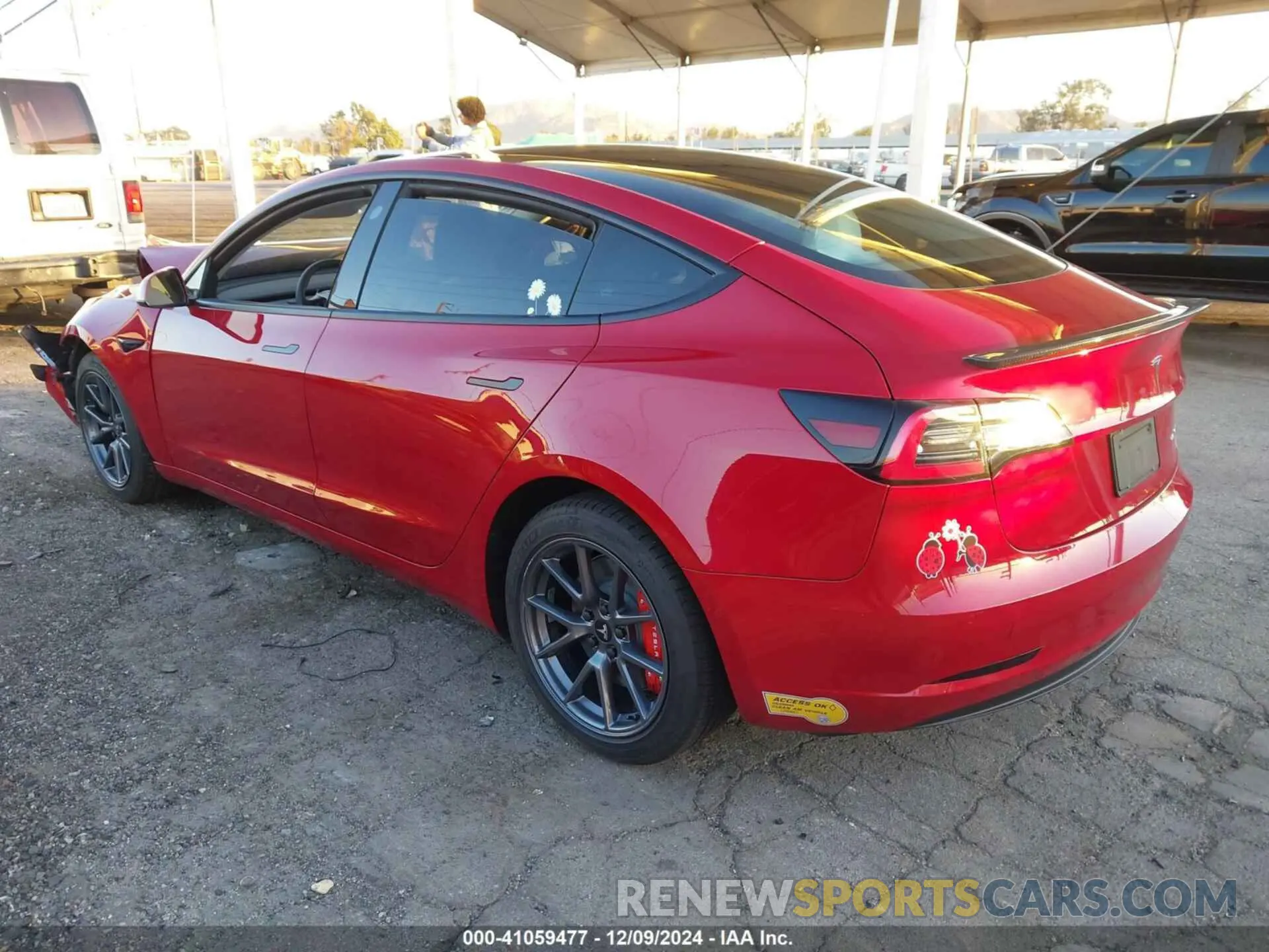3 fotografías del automóvil dañado 5YJ3E1EB8NF213205 TESLA MODEL 3 2022