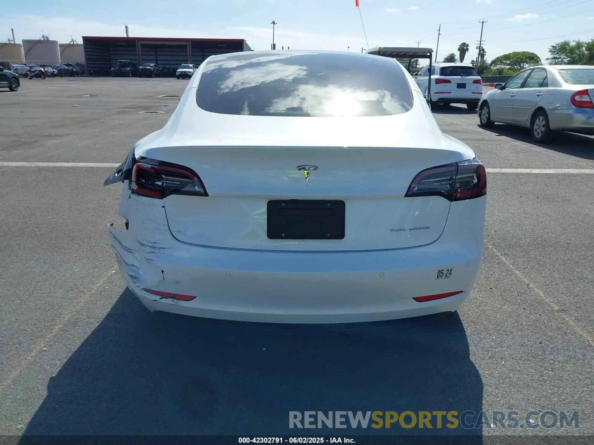 16 fotografías del automóvil dañado 5YJ3E1EB8NF232479 TESLA MODEL 3 2022