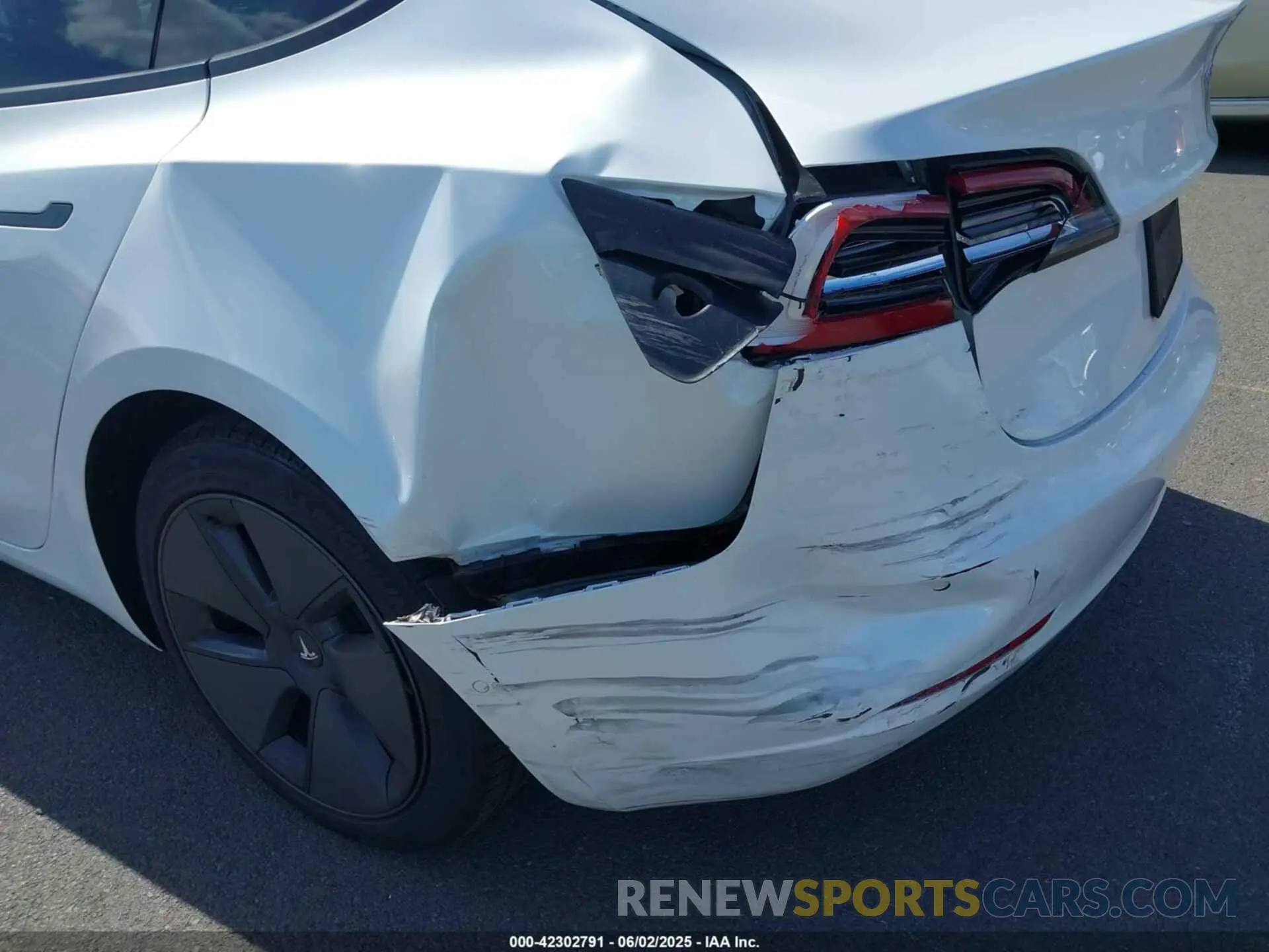 6 fotografías del automóvil dañado 5YJ3E1EB8NF232479 TESLA MODEL 3 2022