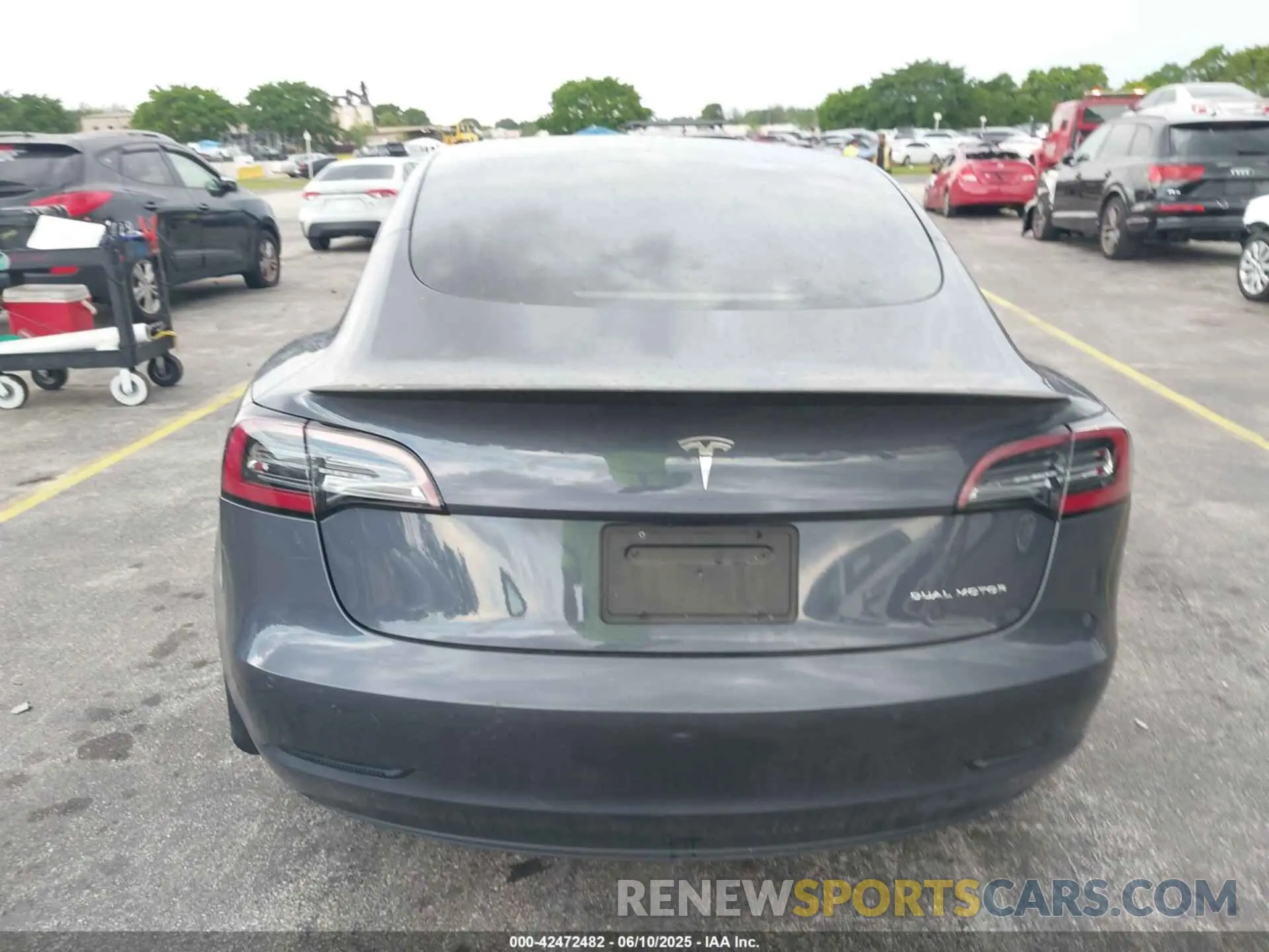 16 fotografías del automóvil dañado 5YJ3E1EB8NF247242 TESLA MODEL 3 2022