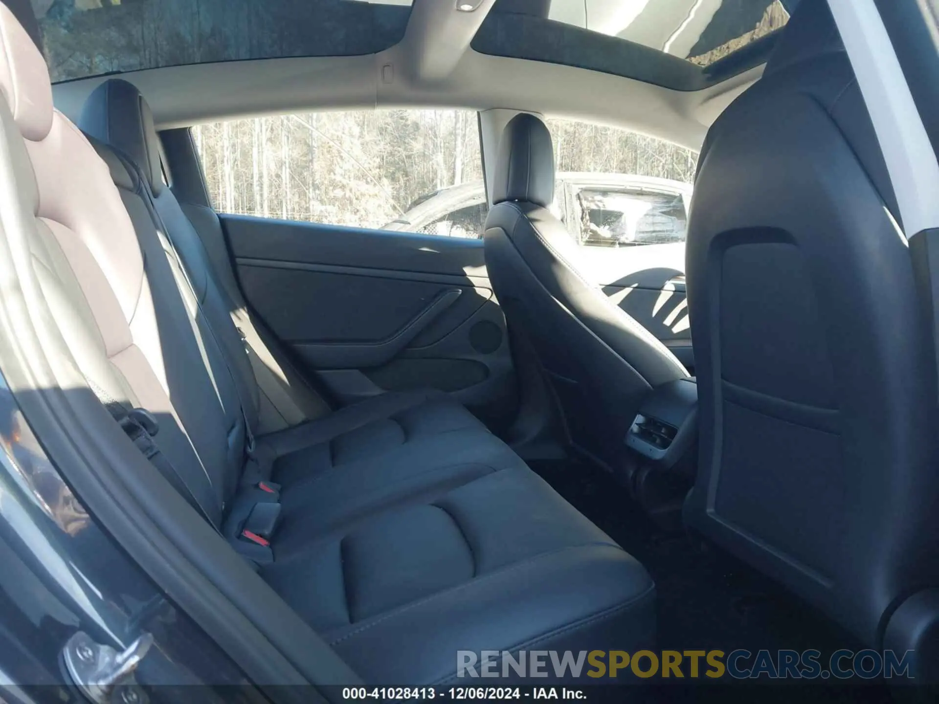 8 fotografías del automóvil dañado 5YJ3E1EB8NF255597 TESLA MODEL 3 2022
