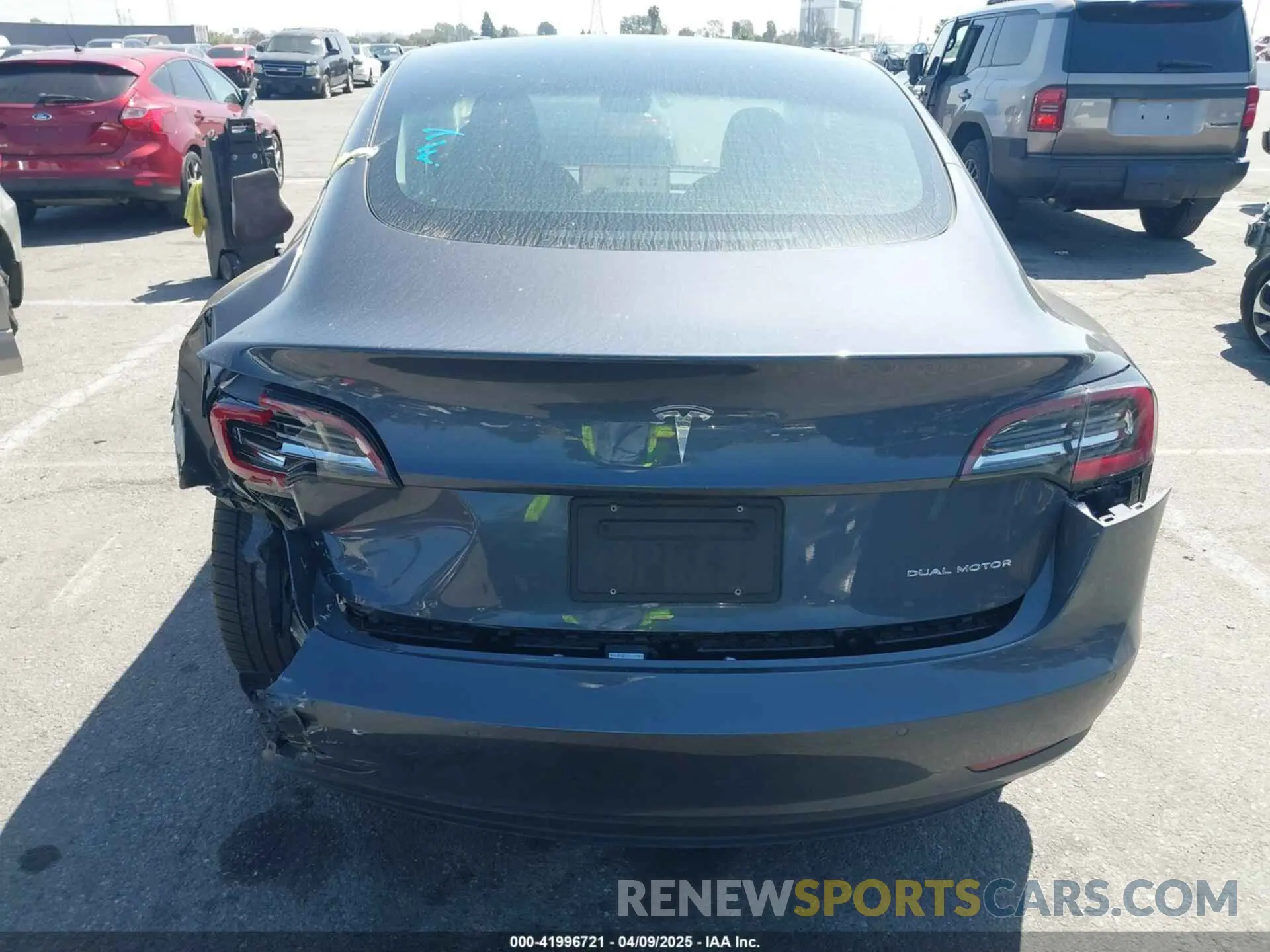 16 fotografías del automóvil dañado 5YJ3E1EB8NF262310 TESLA MODEL 3 2022