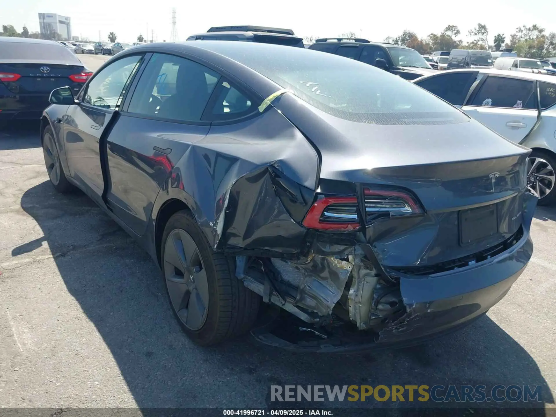 3 fotografías del automóvil dañado 5YJ3E1EB8NF262310 TESLA MODEL 3 2022