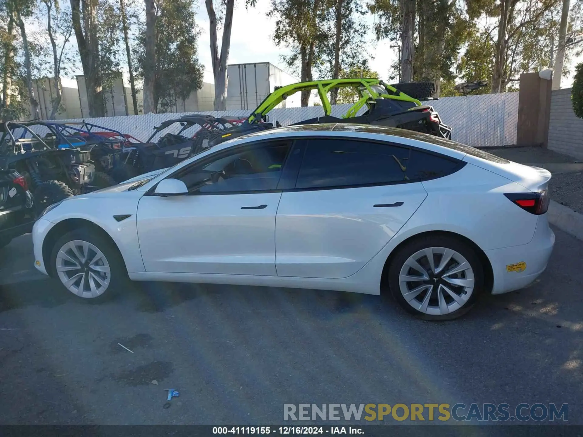 13 fotografías del automóvil dañado 5YJ3E1EB8NF296103 TESLA MODEL 3 2022