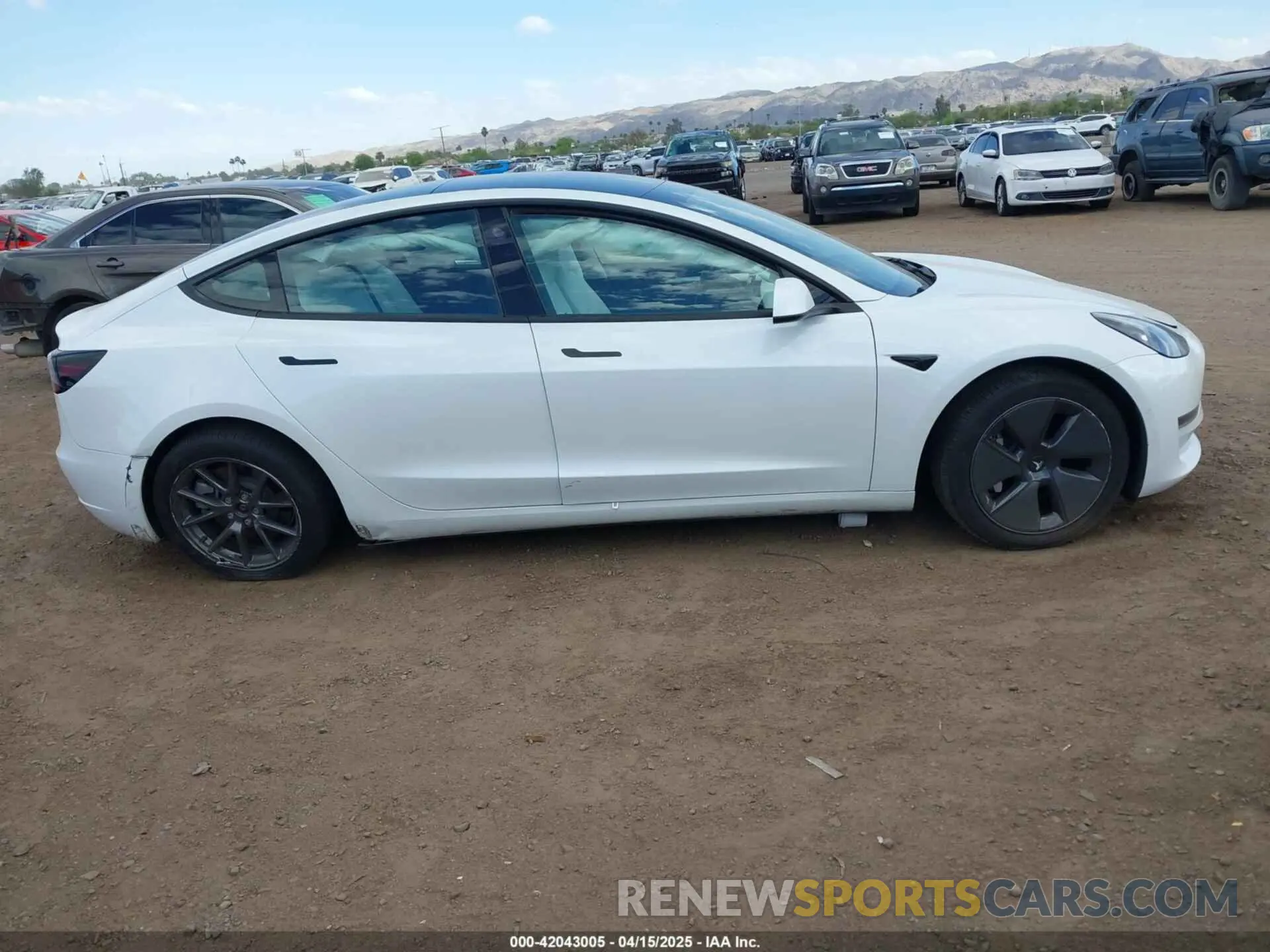 12 fotografías del automóvil dañado 5YJ3E1EB8NF338947 TESLA MODEL 3 2022