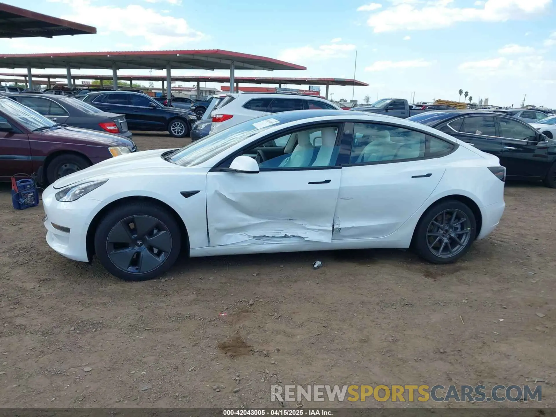 13 fotografías del automóvil dañado 5YJ3E1EB8NF338947 TESLA MODEL 3 2022