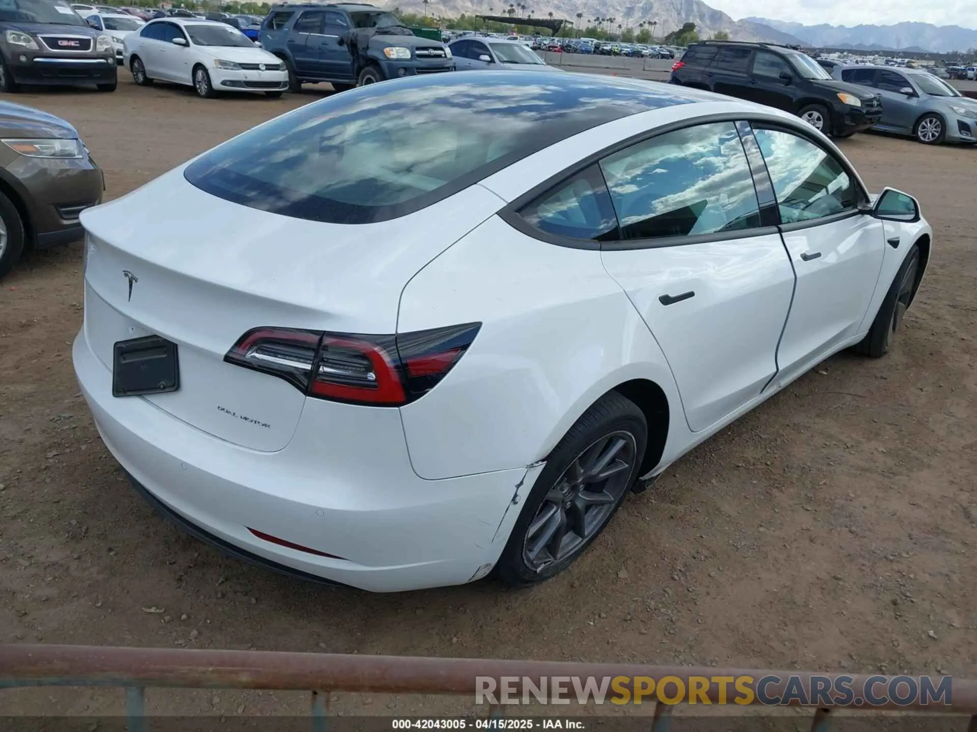 4 fotografías del automóvil dañado 5YJ3E1EB8NF338947 TESLA MODEL 3 2022