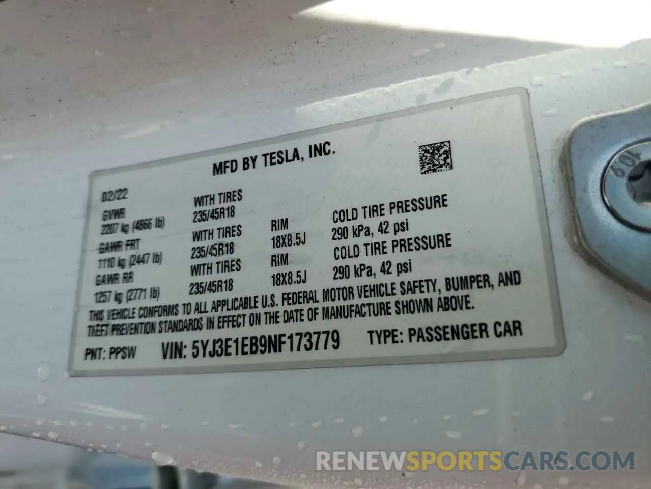 13 fotografías del automóvil dañado 5YJ3E1EB9NF173779 TESLA MODEL 3 2022