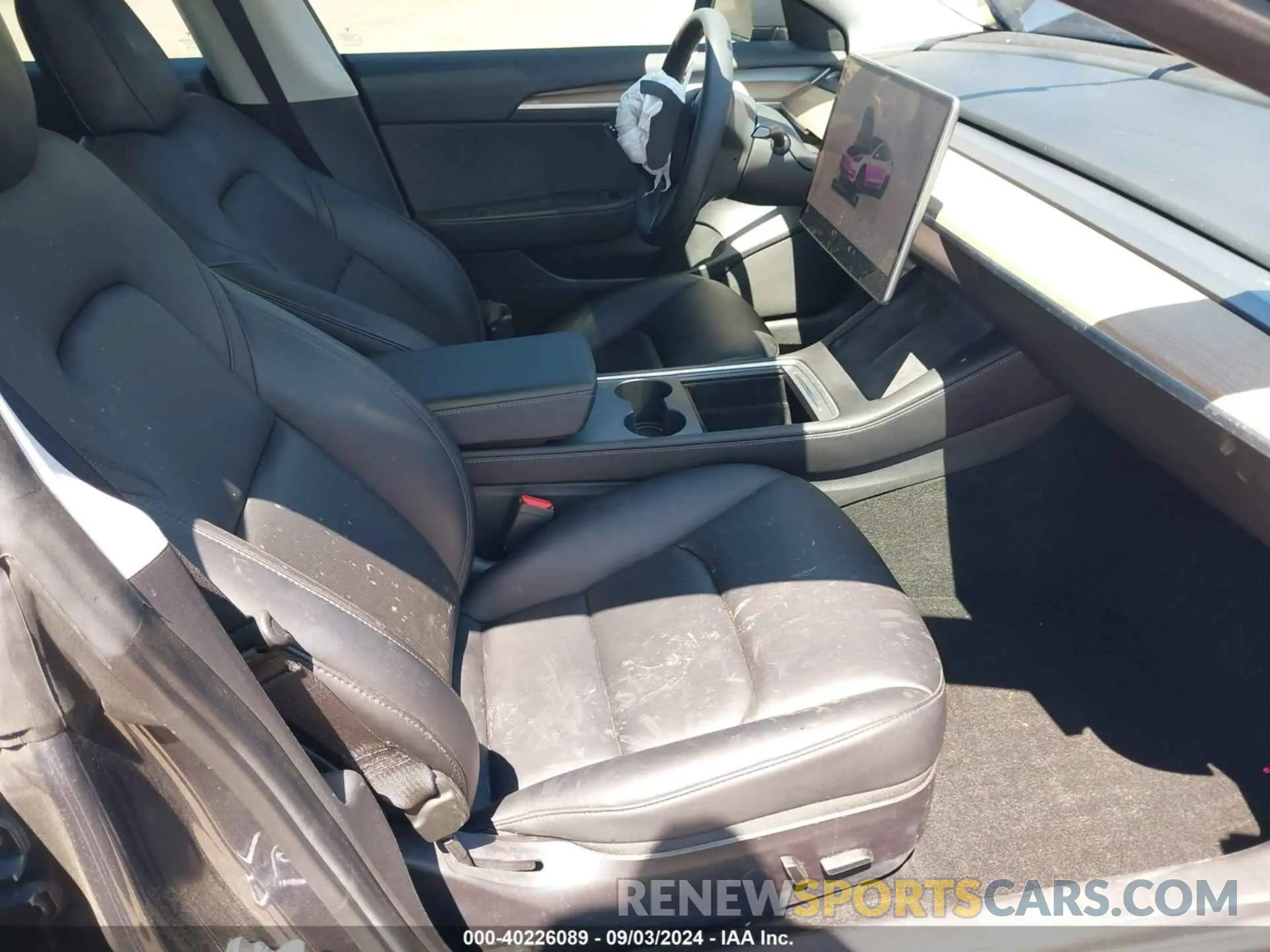 5 fotografías del automóvil dañado 5YJ3E1EB9NF184247 TESLA MODEL 3 2022