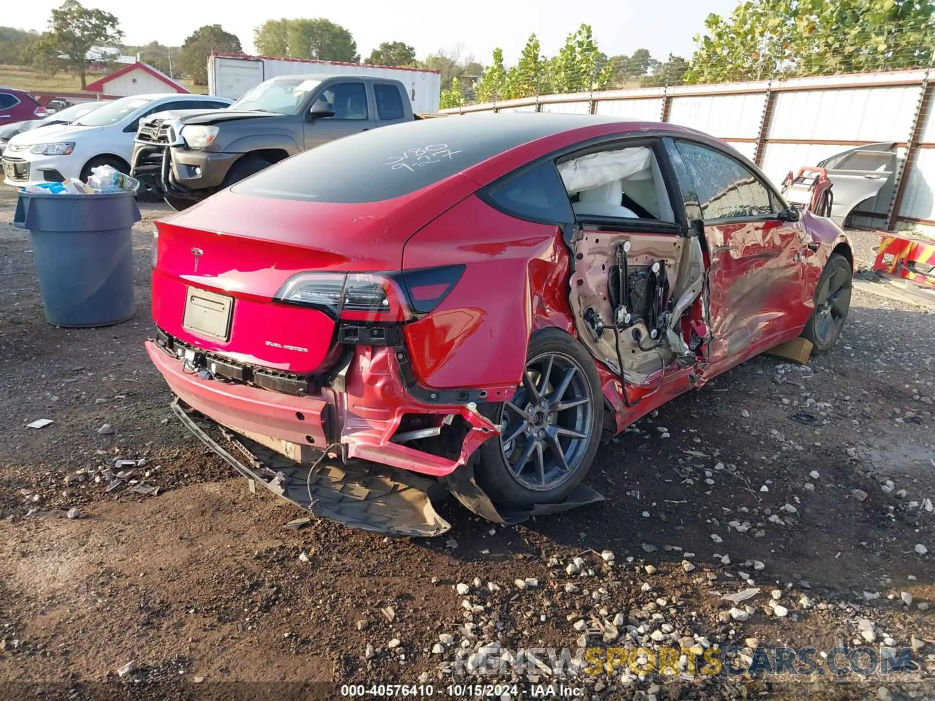 4 fotografías del automóvil dañado 5YJ3E1EB9NF323180 TESLA MODEL 3 2022