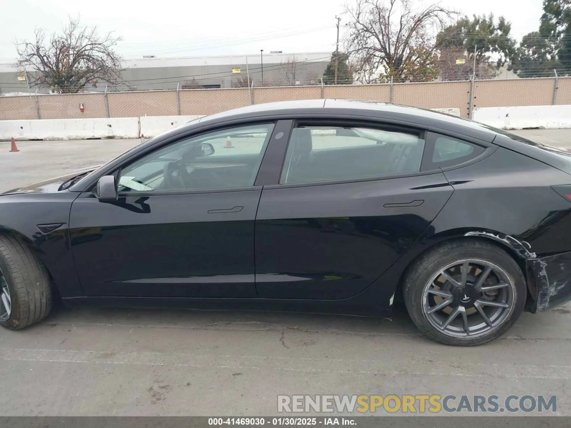 13 fotografías del automóvil dañado 5YJ3E1EB9NF348368 TESLA MODEL 3 2022