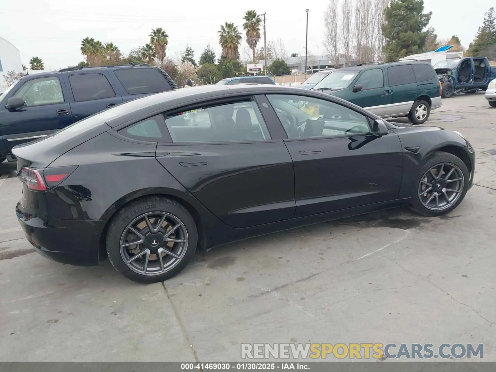 4 fotografías del automóvil dañado 5YJ3E1EB9NF348368 TESLA MODEL 3 2022
