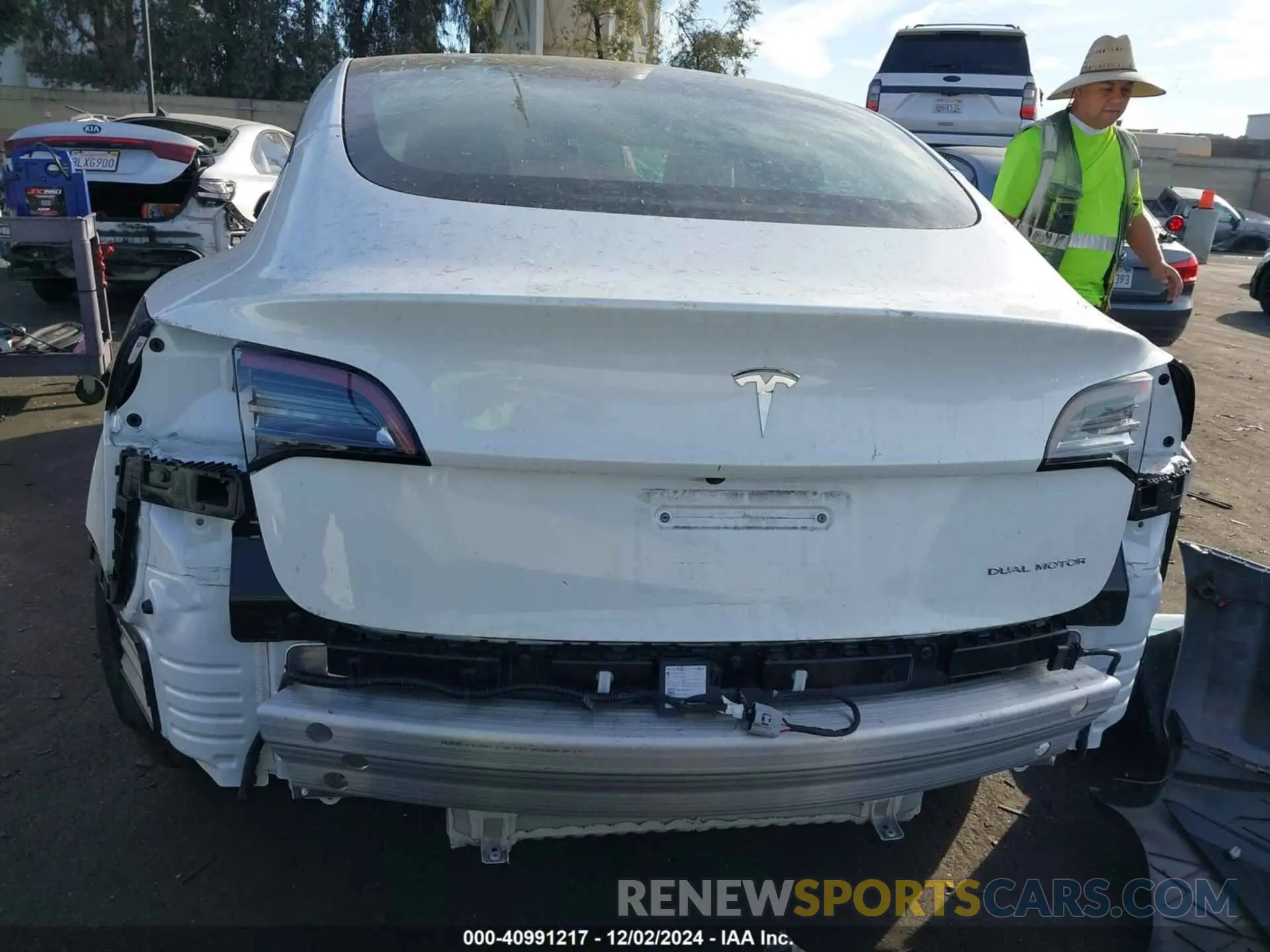 17 fotografías del automóvil dañado 5YJ3E1EBXNF118340 TESLA MODEL 3 2022