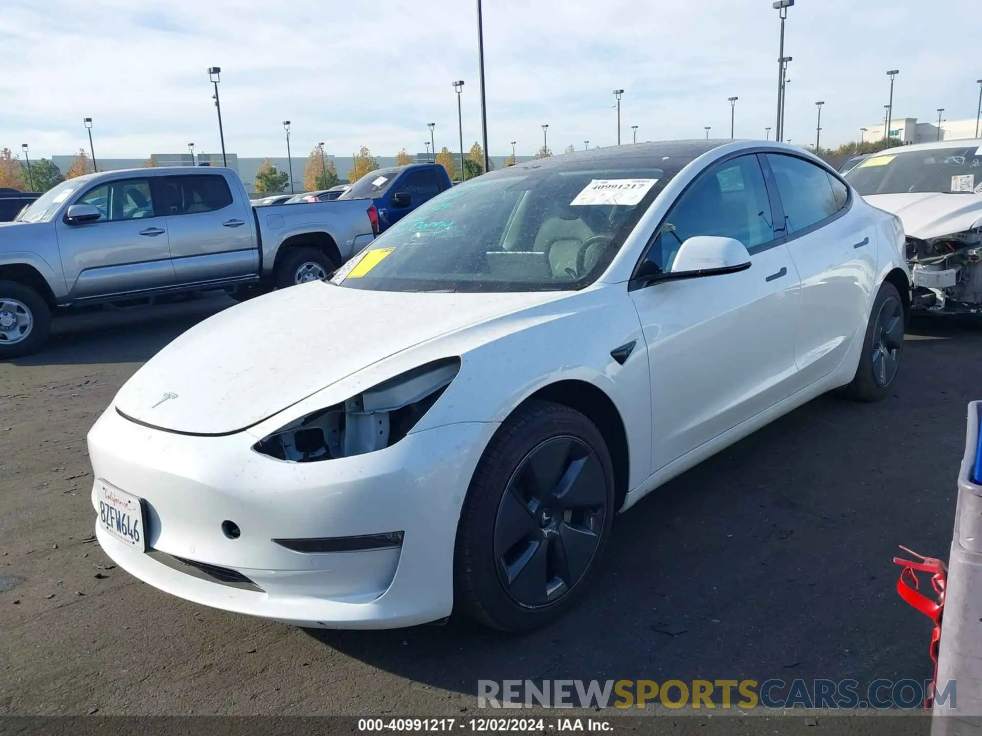 2 fotografías del automóvil dañado 5YJ3E1EBXNF118340 TESLA MODEL 3 2022