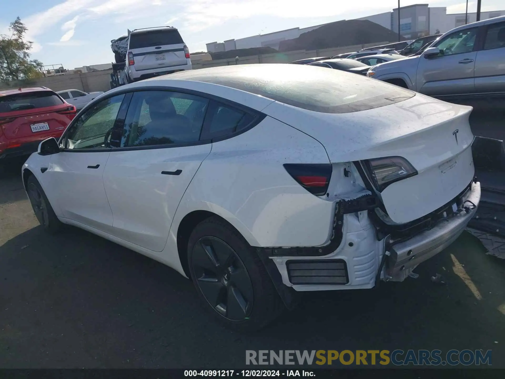 3 fotografías del automóvil dañado 5YJ3E1EBXNF118340 TESLA MODEL 3 2022