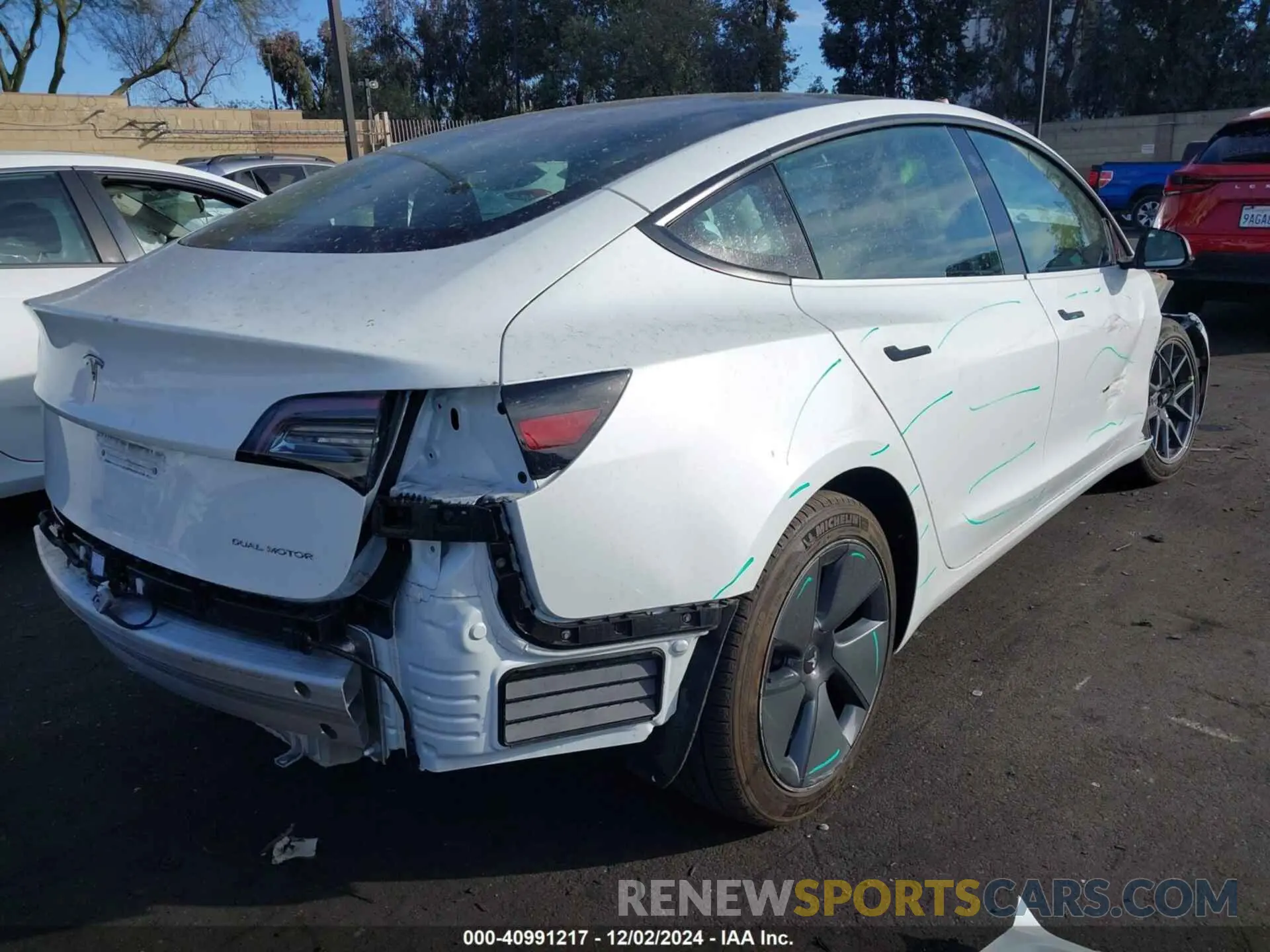 4 fotografías del automóvil dañado 5YJ3E1EBXNF118340 TESLA MODEL 3 2022