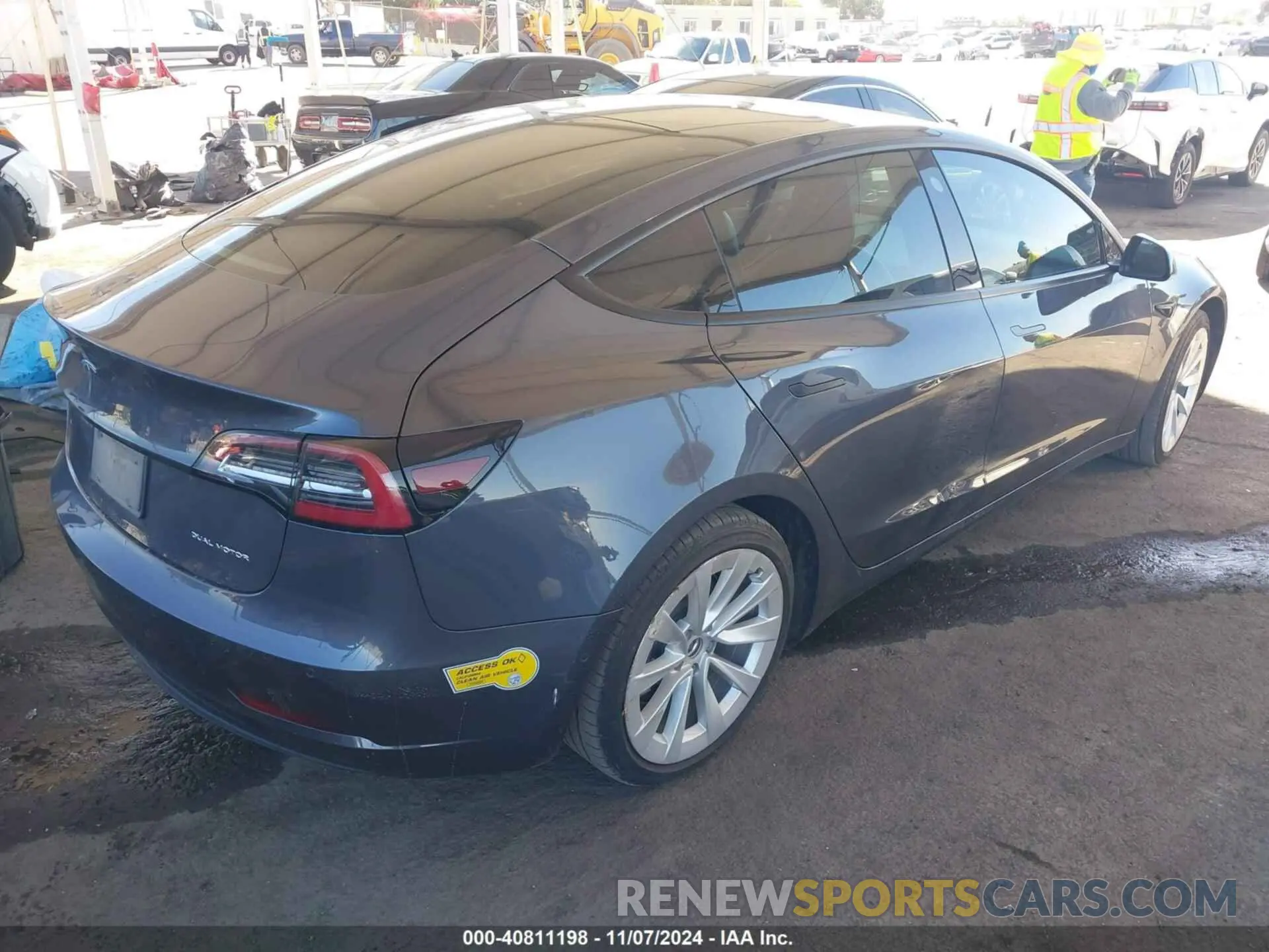 4 fotografías del automóvil dañado 5YJ3E1EBXNF124073 TESLA MODEL 3 2022
