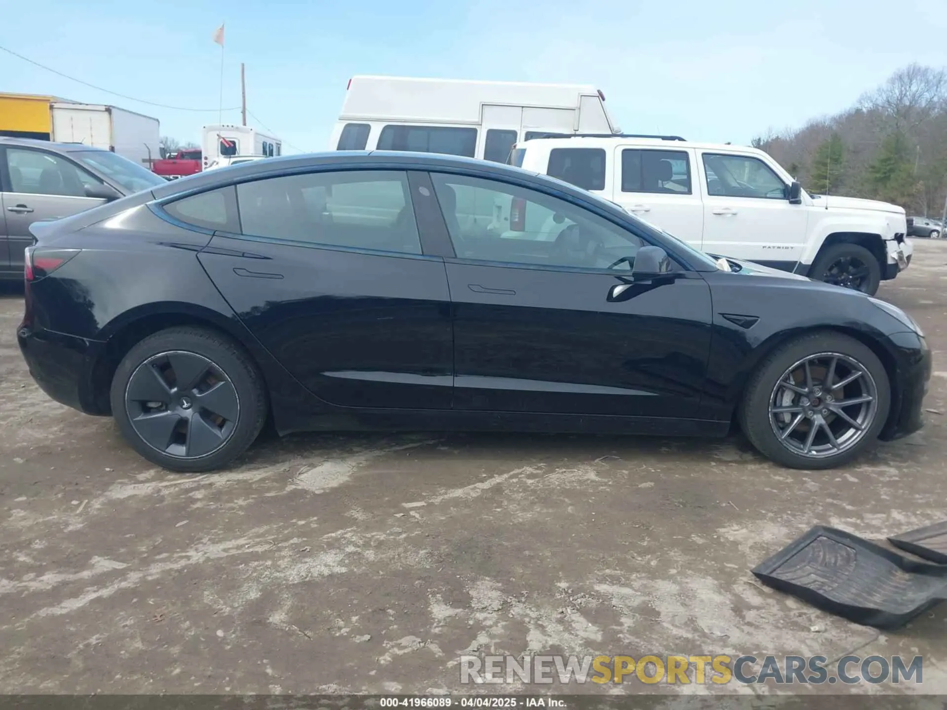 13 fotografías del automóvil dañado 5YJ3E1EBXNF177128 TESLA MODEL 3 2022