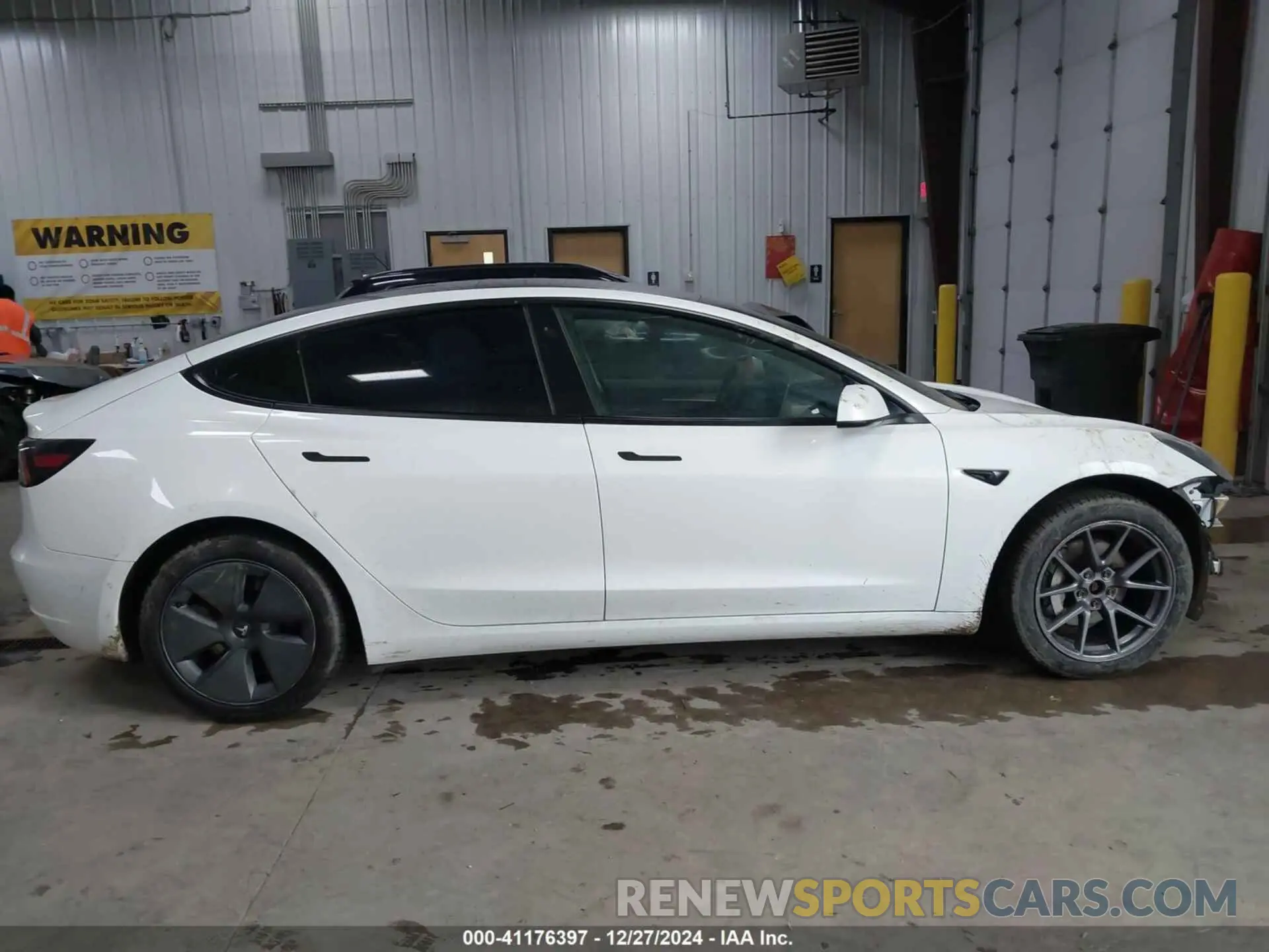 14 fotografías del automóvil dañado 5YJ3E1EBXNF182300 TESLA MODEL 3 2022