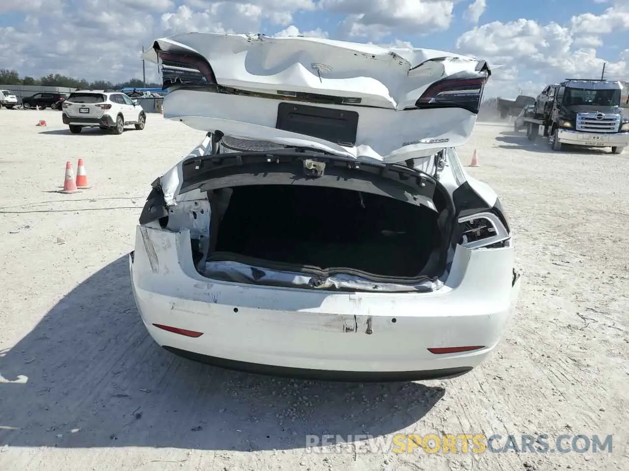 6 fotografías del automóvil dañado 5YJ3E1EC0NF330558 TESLA MODEL 3 2022