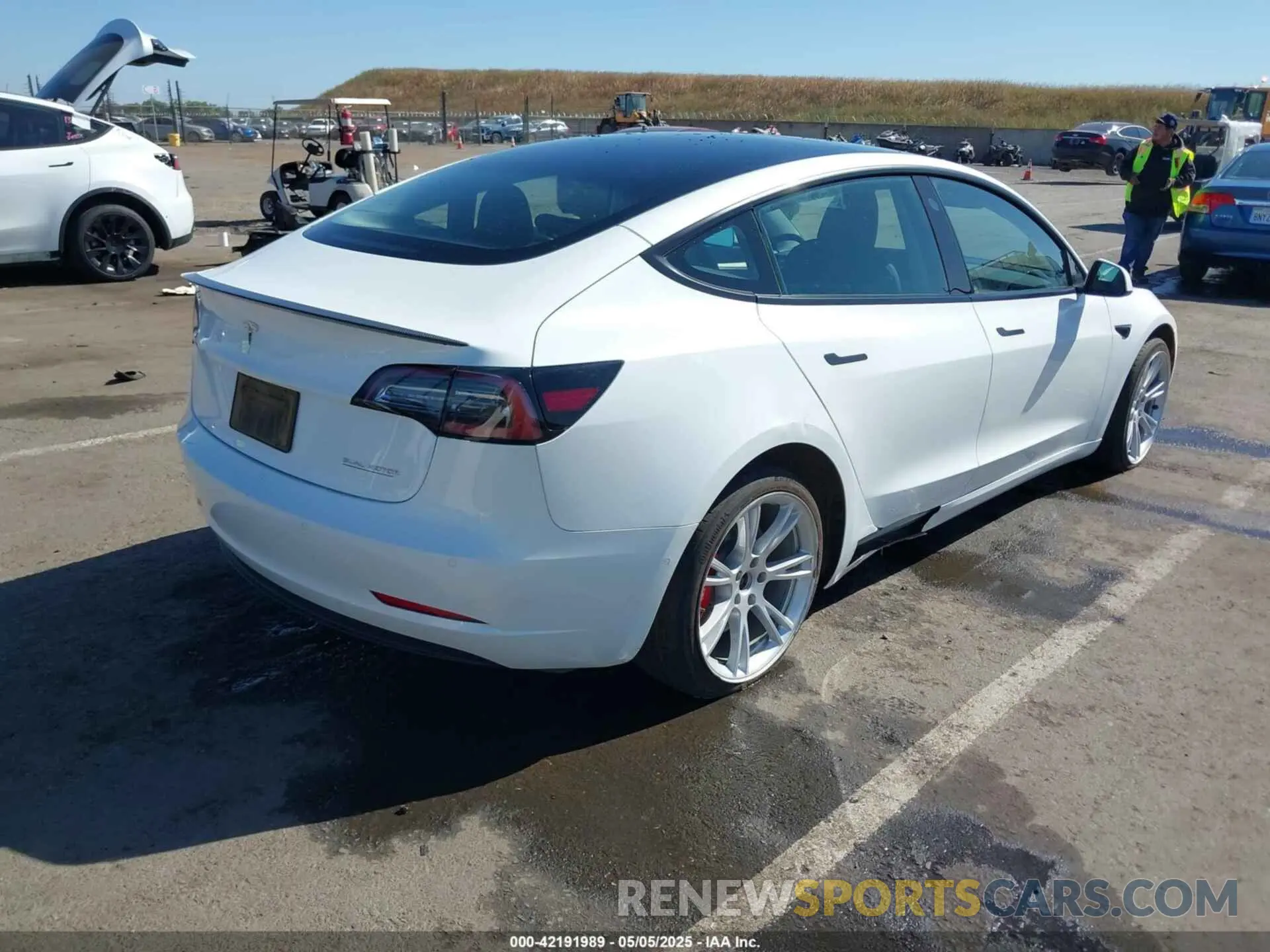 4 fotografías del automóvil dañado 5YJ3E1EC2NF270198 TESLA MODEL 3 2022