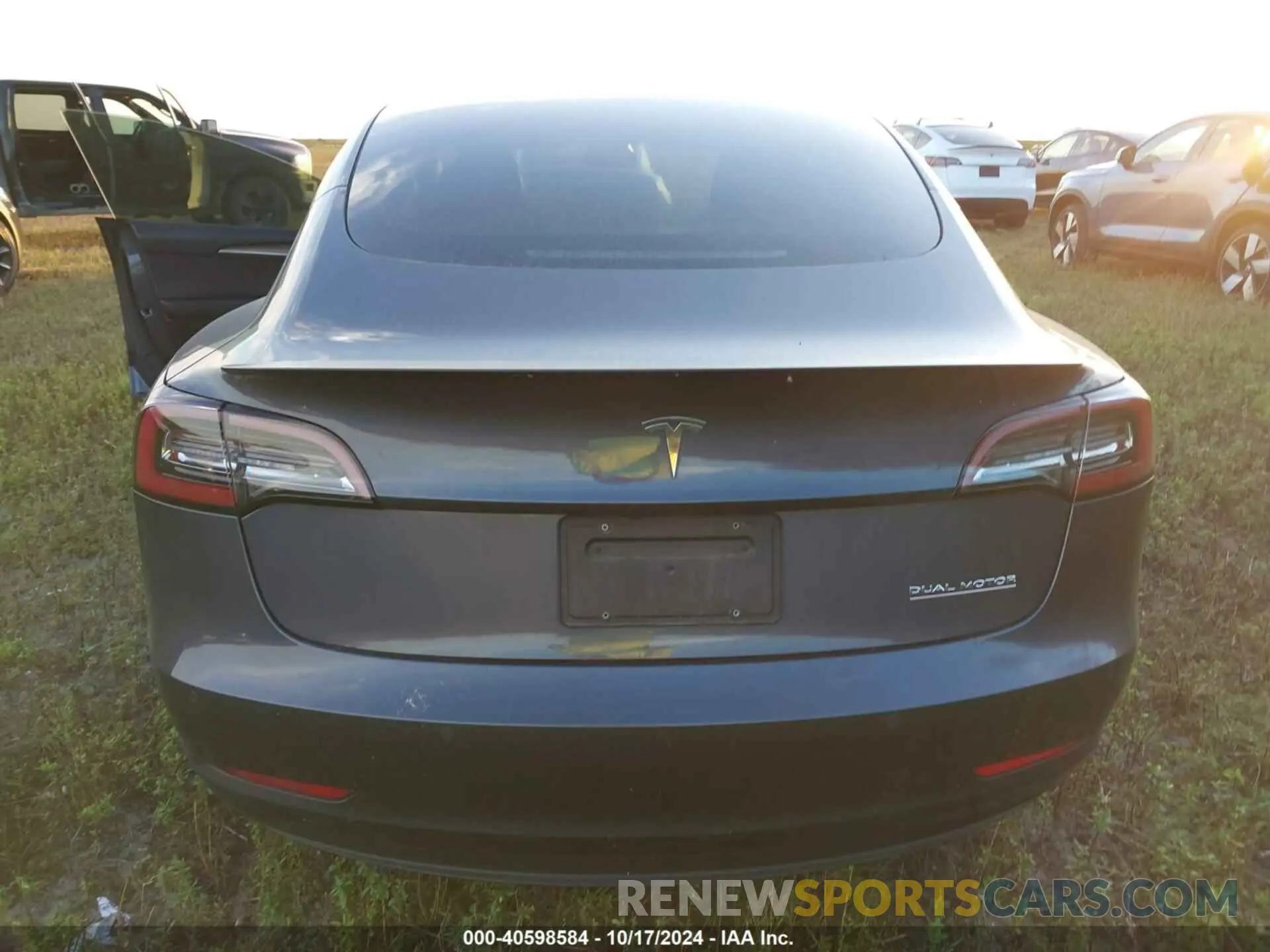 15 fotografías del automóvil dañado 5YJ3E1EC3NF346737 TESLA MODEL 3 2022