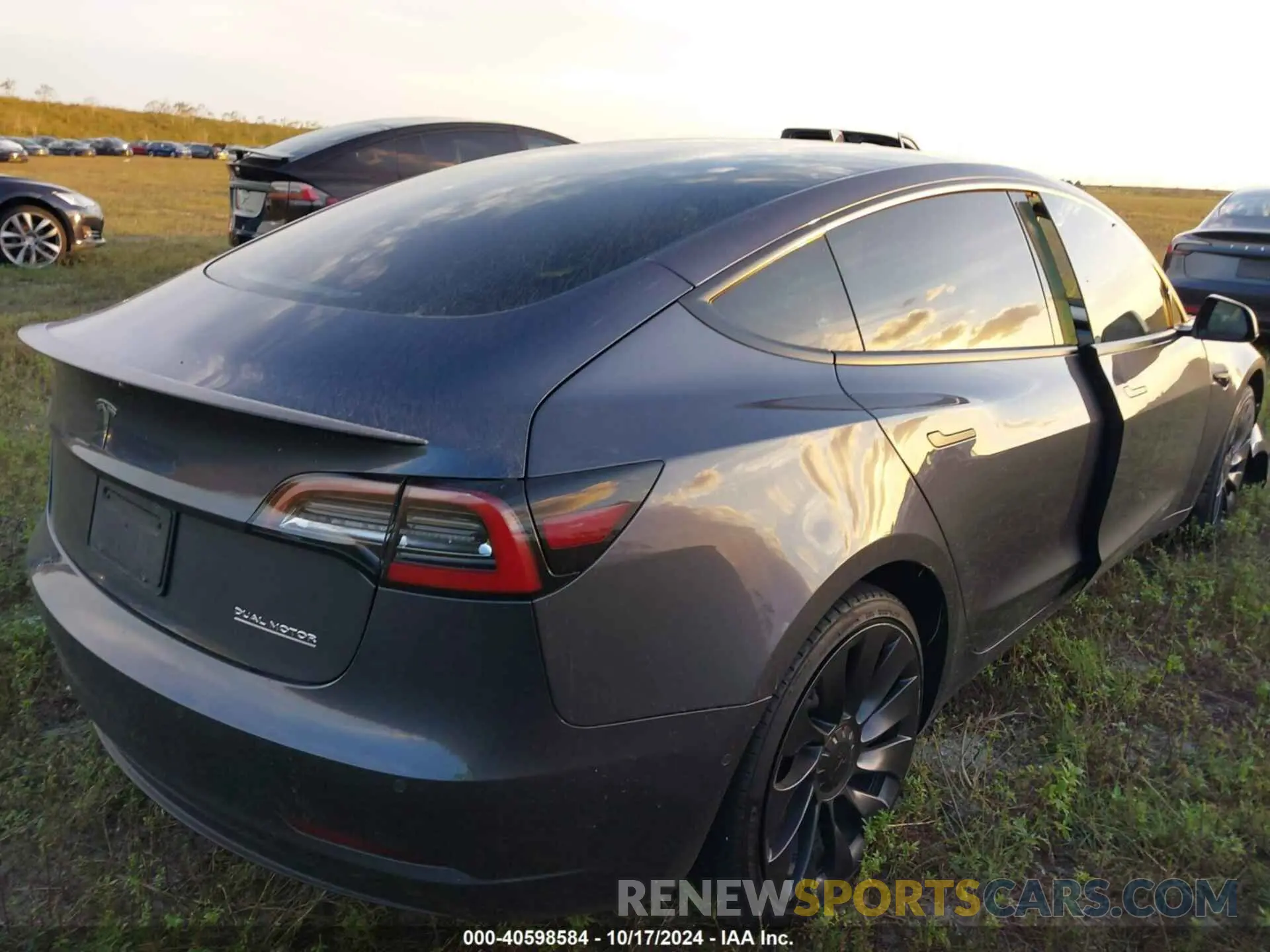 4 fotografías del automóvil dañado 5YJ3E1EC3NF346737 TESLA MODEL 3 2022
