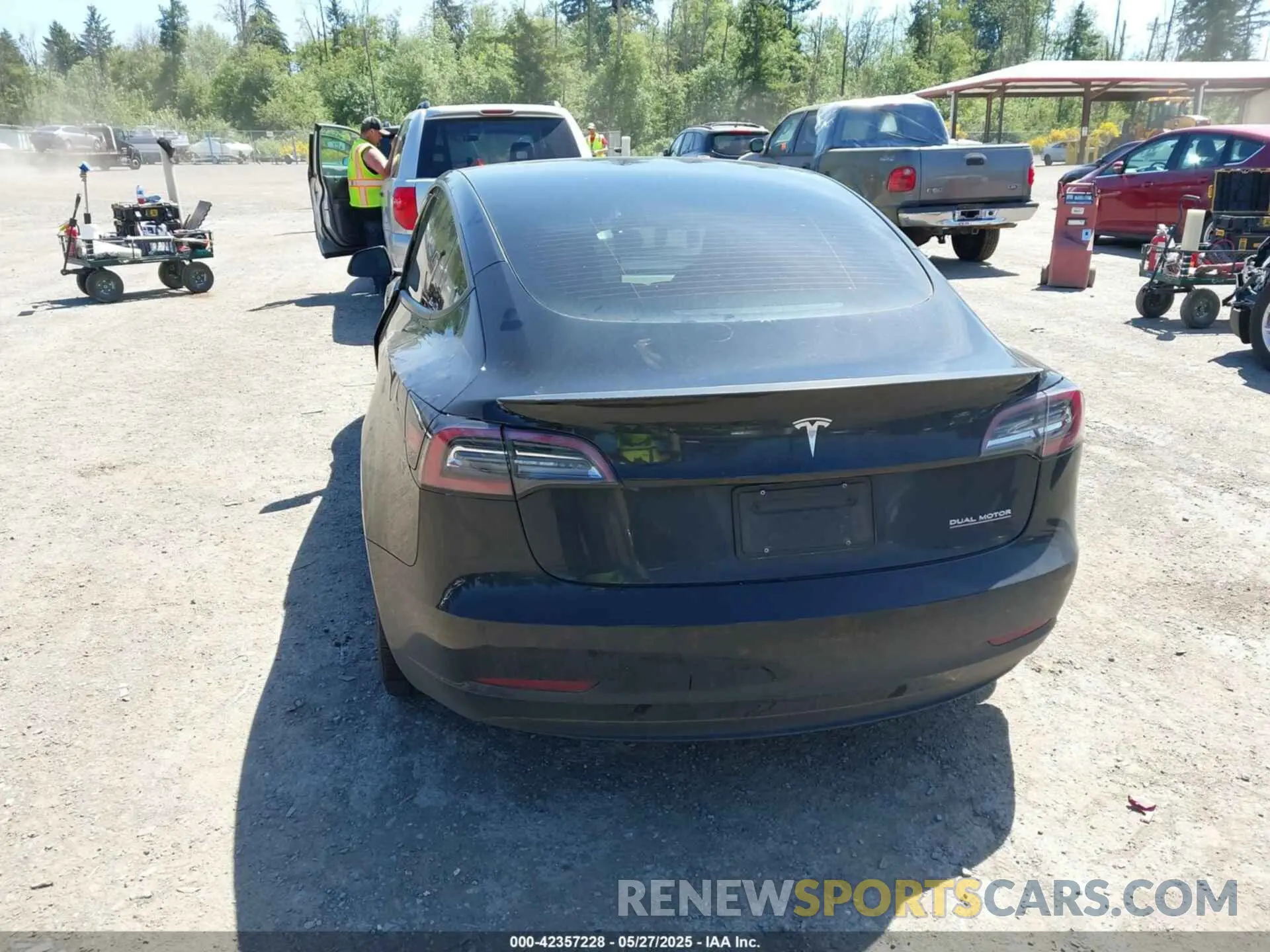 16 fotografías del automóvil dañado 5YJ3E1EC3NF348486 TESLA MODEL 3 2022