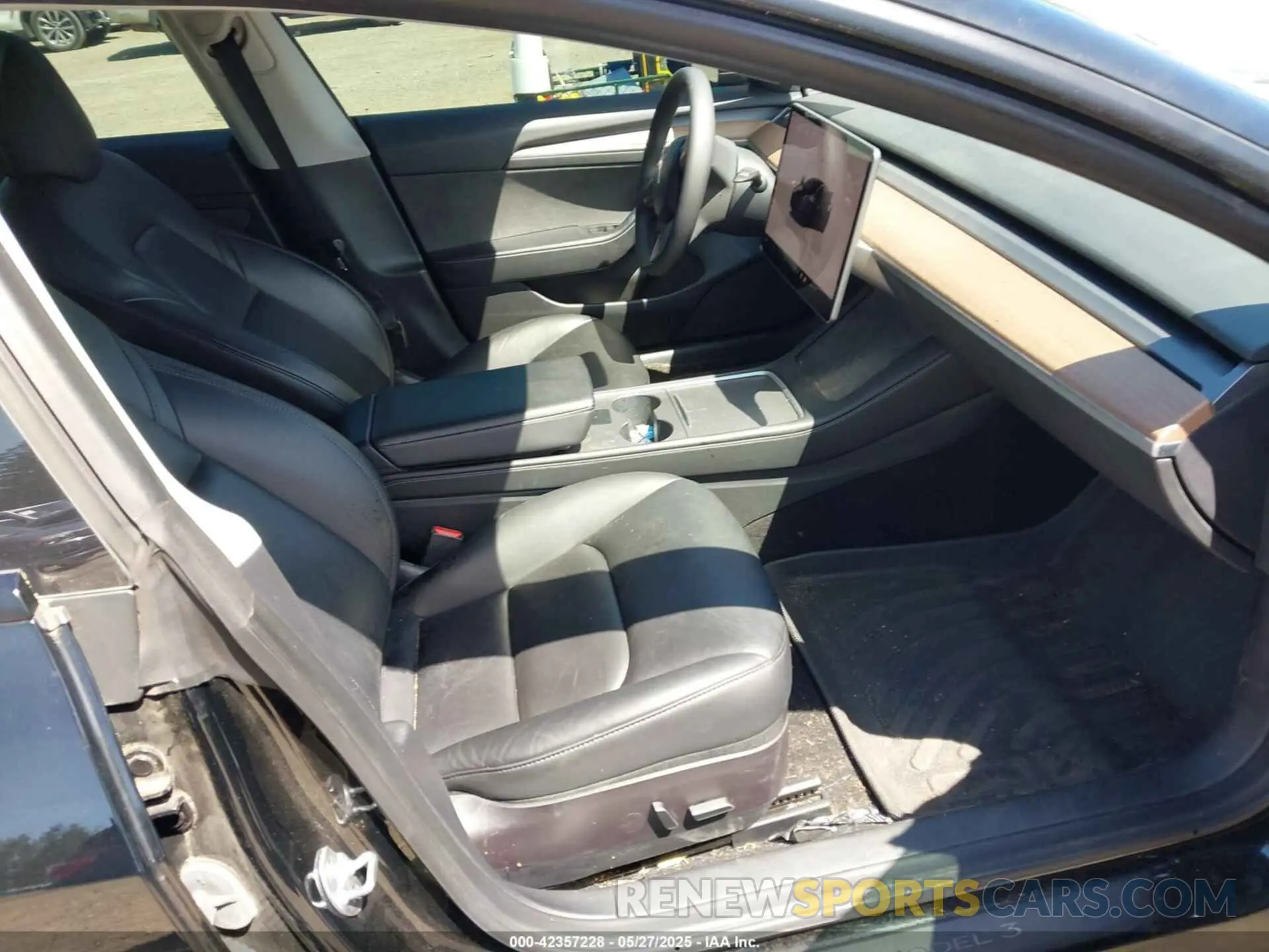 5 fotografías del automóvil dañado 5YJ3E1EC3NF348486 TESLA MODEL 3 2022