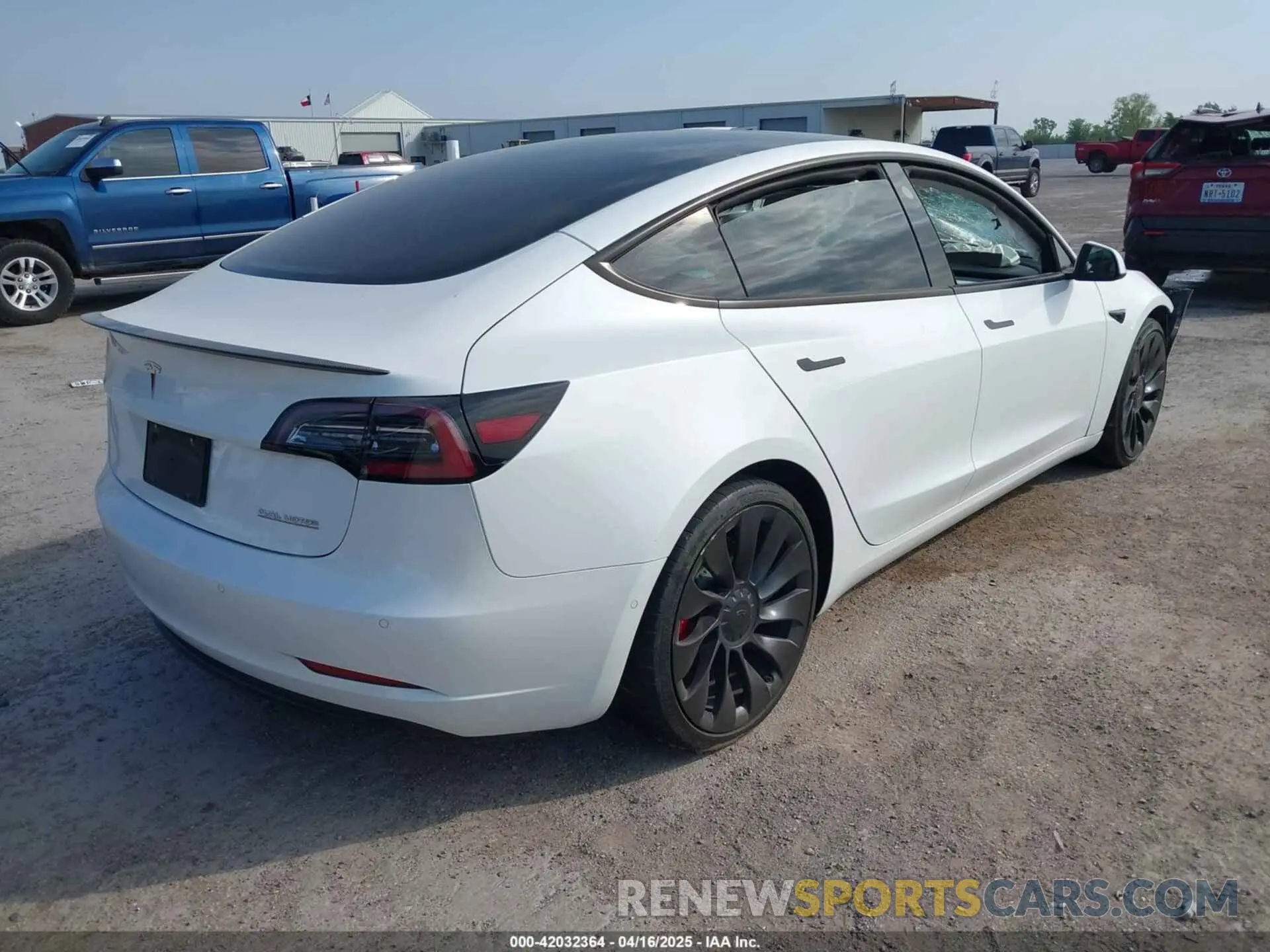 4 fotografías del automóvil dañado 5YJ3E1EC4NF134624 TESLA MODEL 3 2022